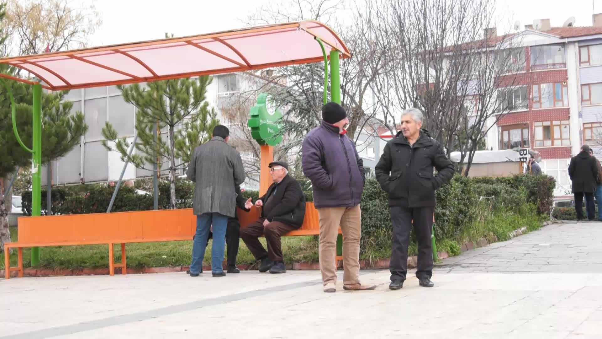 ANKARA MAMAK’TA YAŞAYAN 66 YAŞINDAKİ EMEKLİDEN, ERDOĞAN’IN “2024'Ü EMEKLİLER YILI OLARAK İLAN EDİYORUZ” SÖZLERİNE TEPKİ: “ÖPÜLME YILIMIZ BİZİM”