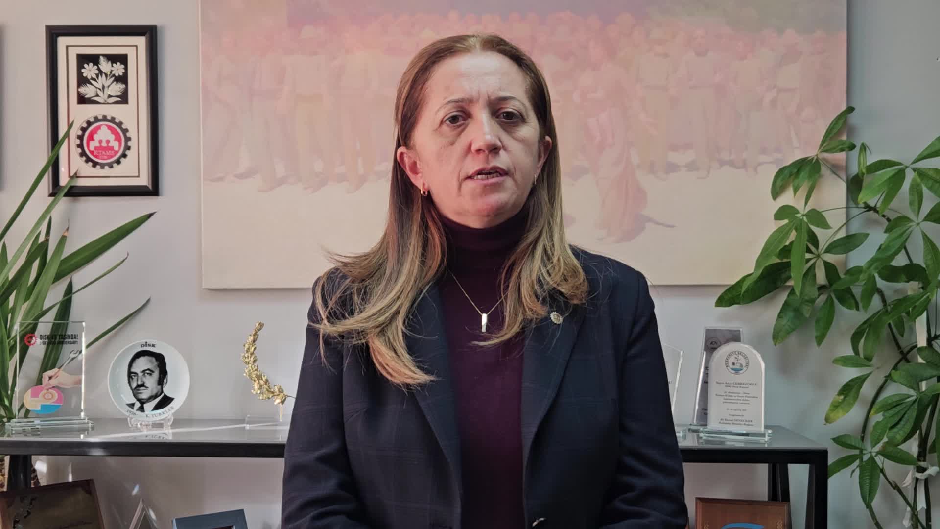 ARZU ÇERKEZOĞLU: EMEKLİLER BU HAYAT PAHALILIĞI, YÜKSEK ENFLASYON KARŞISINDA AÇIKÇA AÇLIĞA VE YOKSULLUĞA MAHKUM EDİLMİŞTİR. RESMİ ENFLASYONUN BİLE ALTINDA EMEKLİ AYLIKLARINA ARTIŞ YAPMAK AÇIKÇA BİR ZULÜMDÜR
