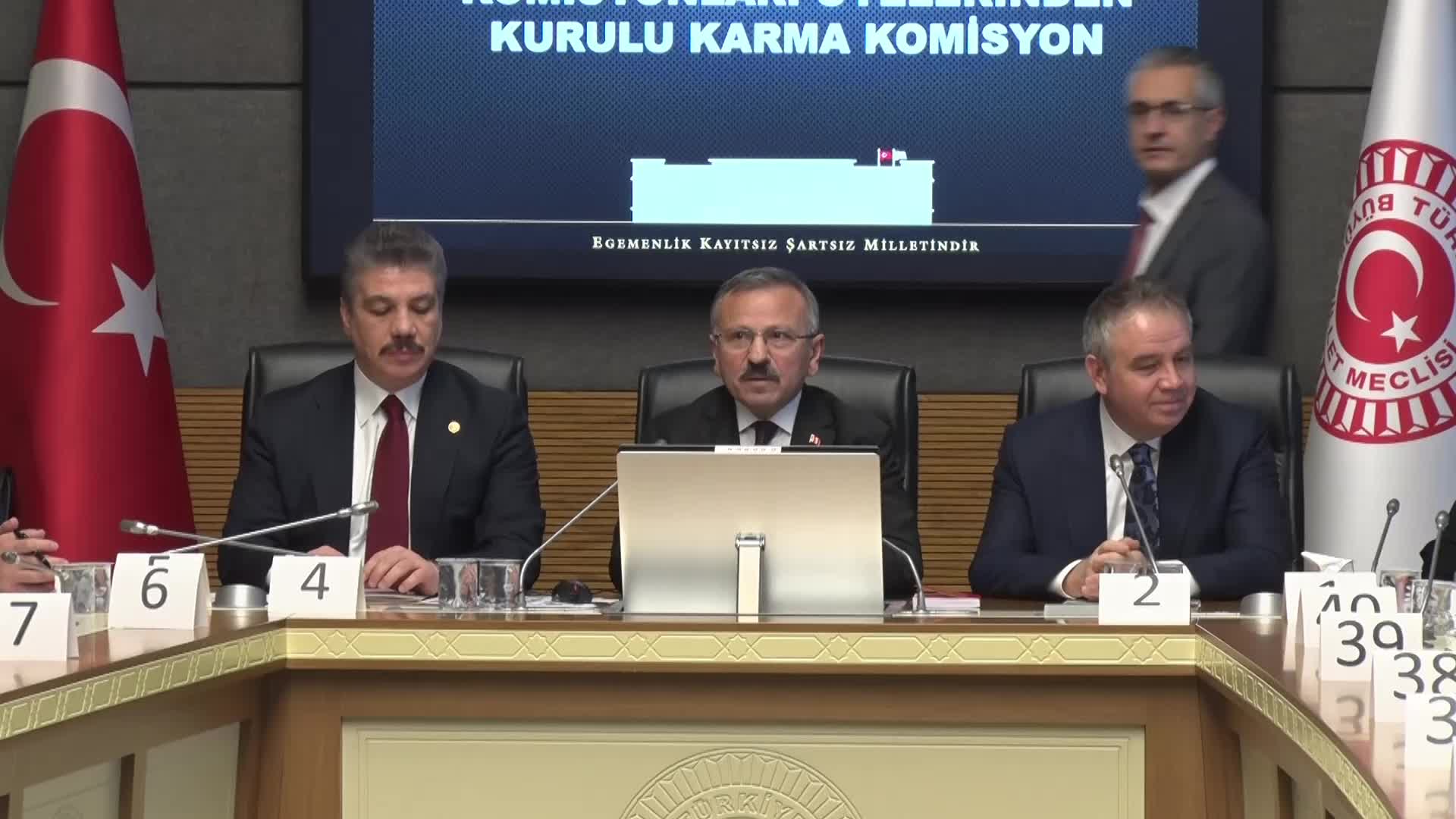 TBMM ANAYASA VE ADALET KARMA KOMİSYONU, BOŞ BULUNAN BİR HSK ÜYELİĞİ İÇİN TBMM GENEL KURULU'NA SUNACAĞI ÜÇ ADAYI BELİRLEDİ