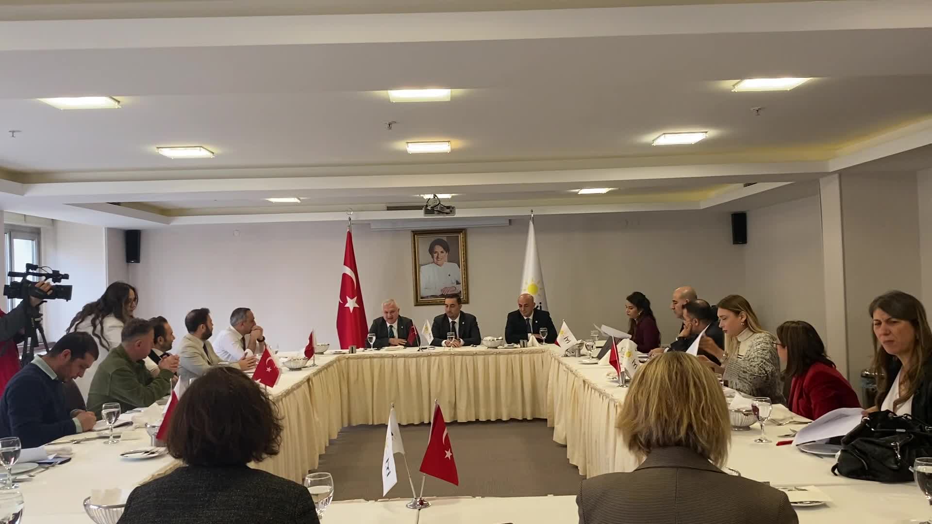 İYİ PARTİ YEREL YÖNETİMLER BAŞKANI AKBURAK: “İSTANBUL'DA DA ANKARA'DA GÖRÜŞTÜĞÜMÜZ İSİMLER VAR, ŞUBATIN BAŞI GİBİ AÇIKLANIR”