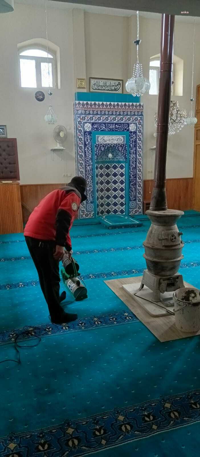 ODUNPAZARI MERKEZDEKİ 103 CAMİYİ DEZENFEKTE ETTİ
