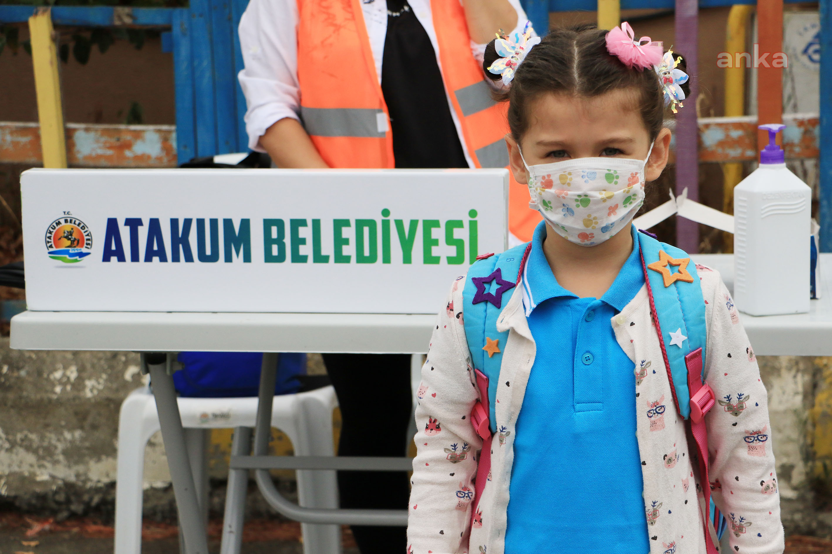 ATAKUM BELEDİYESİ, MİNİK ÖĞRENCİLERİ İLK DERS GÜNÜNDE YALNIZ BIRAKMADI