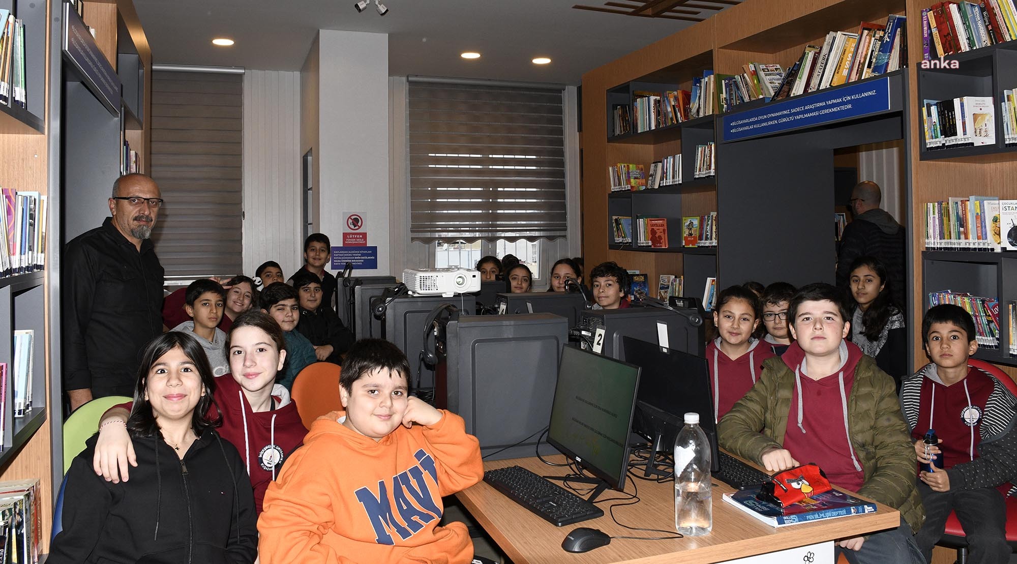 KUŞADALI ÇOCUKLAR BİLGİYE KÜTÜPHANE VE KİTAP KAFE İLE ULAŞIYOR