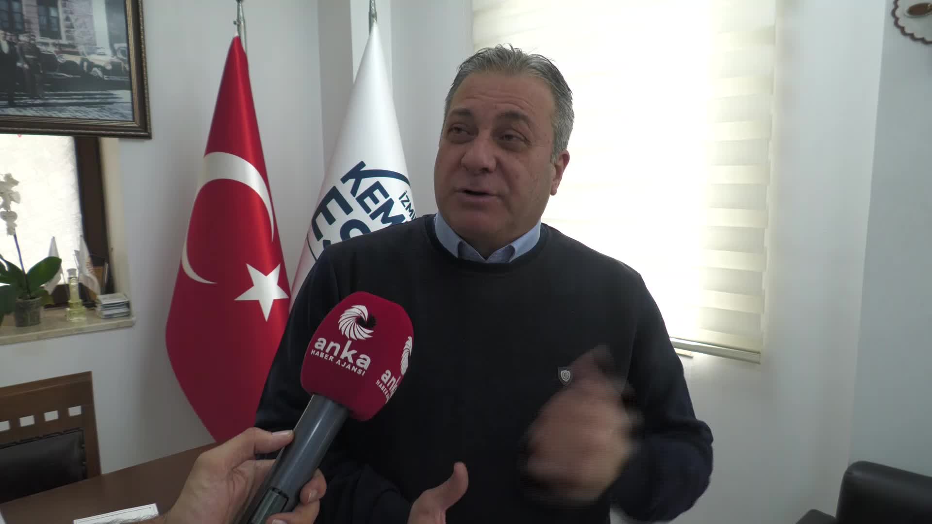 İZMİR'DE ESNAF DERTLİ... TARİHİ KEMERALTI DERNEĞİ BAŞKANI SEMİH GİRGİN: “2024'ÜN BİZİM ÜZERİMİZDEKİ YÜKÜ ÇOK FAZLA”