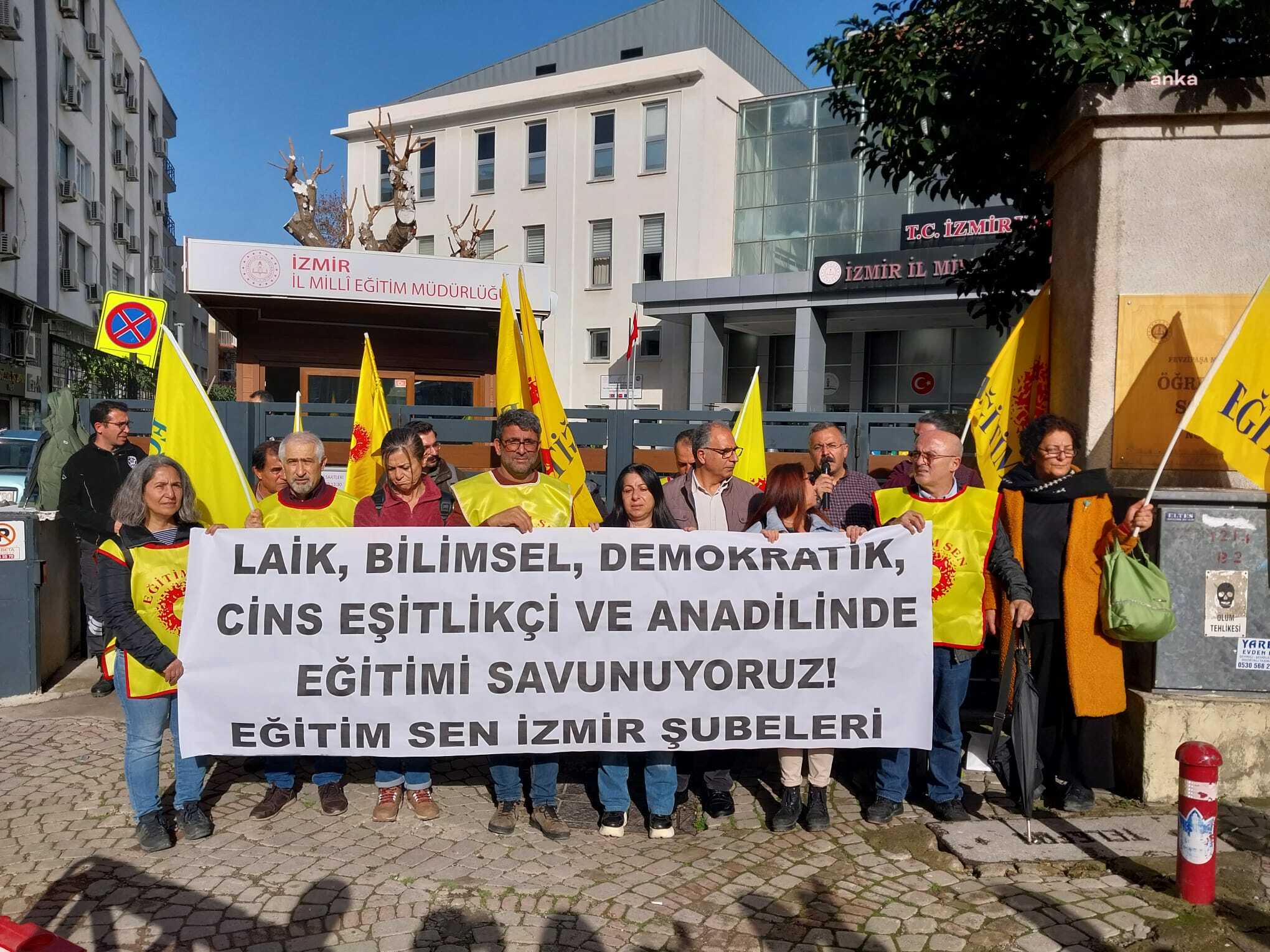 EĞİTİM-SEN İZMİR ŞUBELERİ: "MEB BÜTÜN ENERJİSİNİ EĞİTİMİ DİNSELLEŞTİRMEYE VE PİYASALAŞTIRMAYA HARCAMAKTADIR"