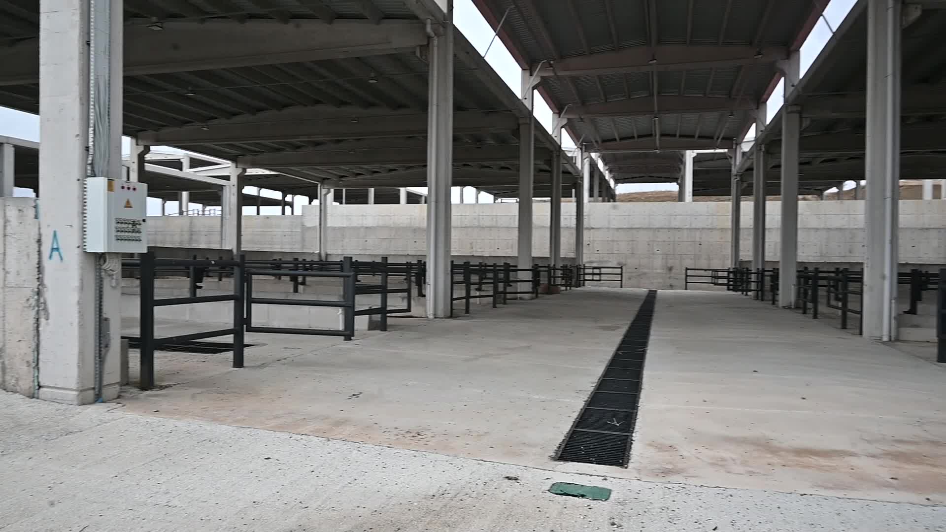 YOZGAT’TA 2022 YILINDA TAMAMLANAN HAYVAN HASTANESİ VE BORSASI HİZMETE AÇILAMADI
