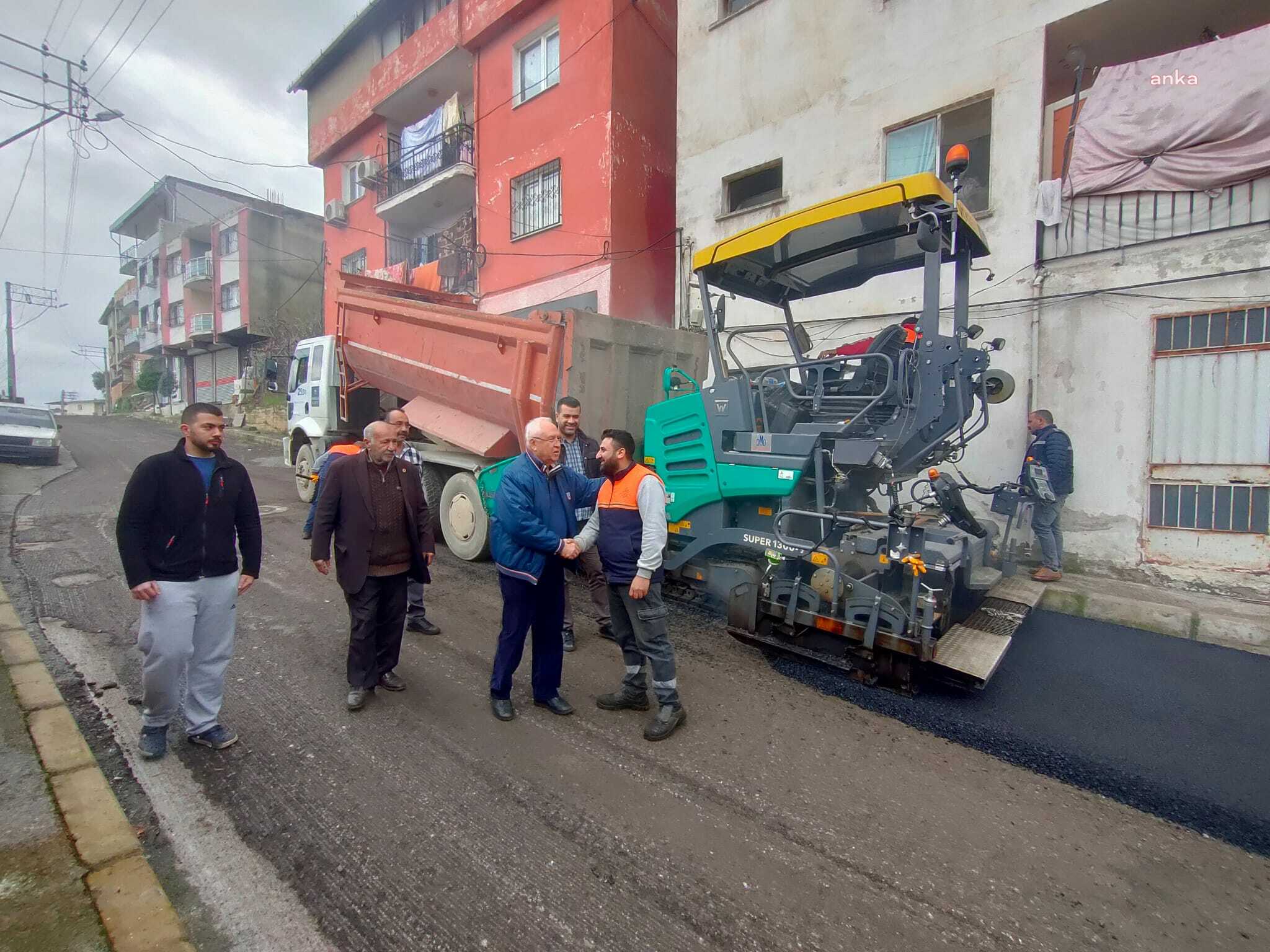 VATANDAŞLARDAN BAŞKAN SELVİTOPU'NA ASFALT TEŞEKKÜRÜ