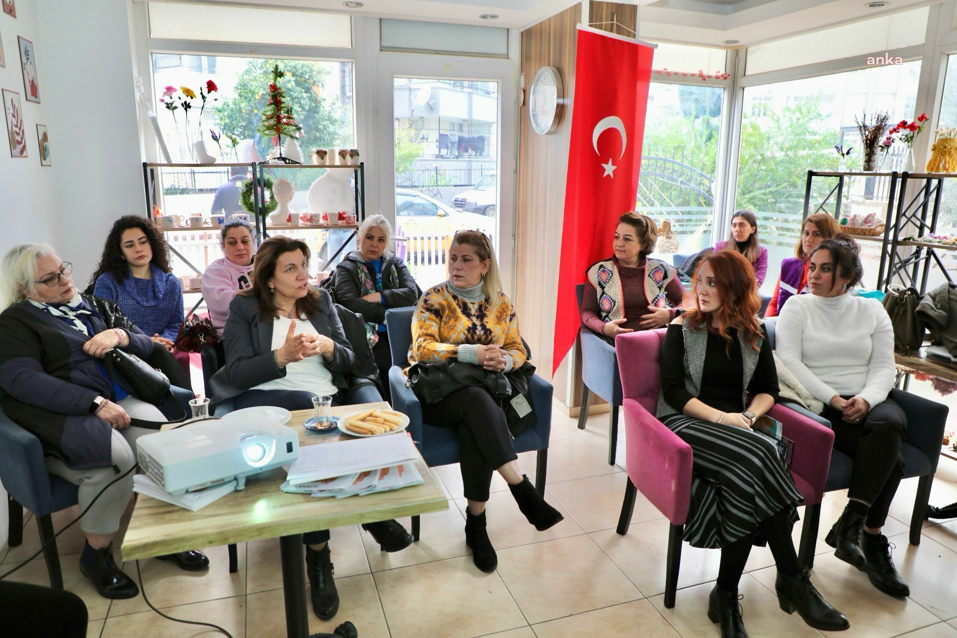 ADANA BÜYÜKŞEHİR, KADINA YÖNELİK ŞİDDETE KARŞI MÜCADELEYİ SÜRDÜRÜYOR