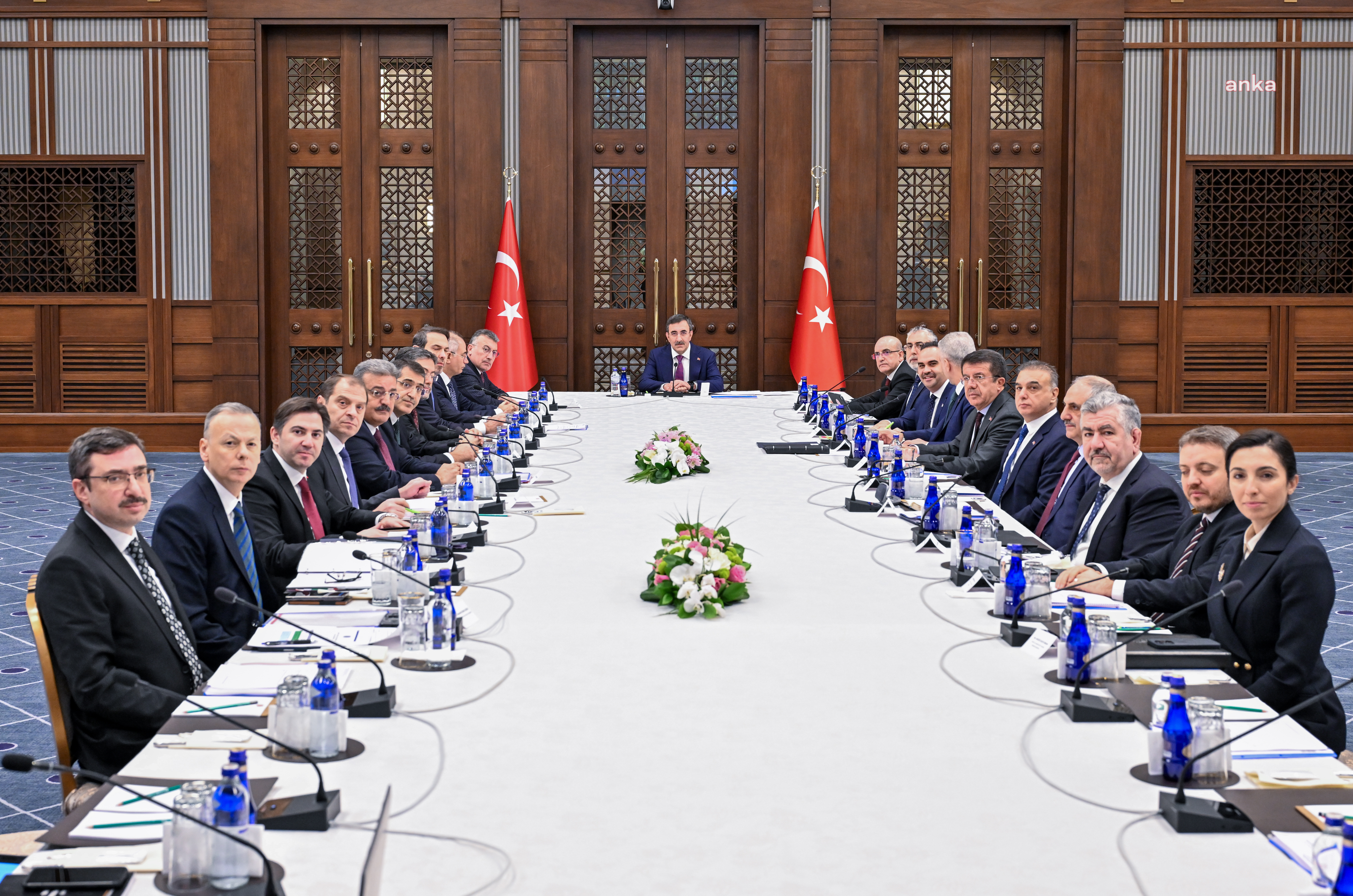EKONOMİ KOORDİNASYON KURULU TOPLANTISI SONA ERDİ: “GEÇTİĞİMİZ YIL İHRACATTA OVP HEDEFİ AŞILARAK CUMHURİYET TARİHİ REKORU KIRILMIŞTIR”