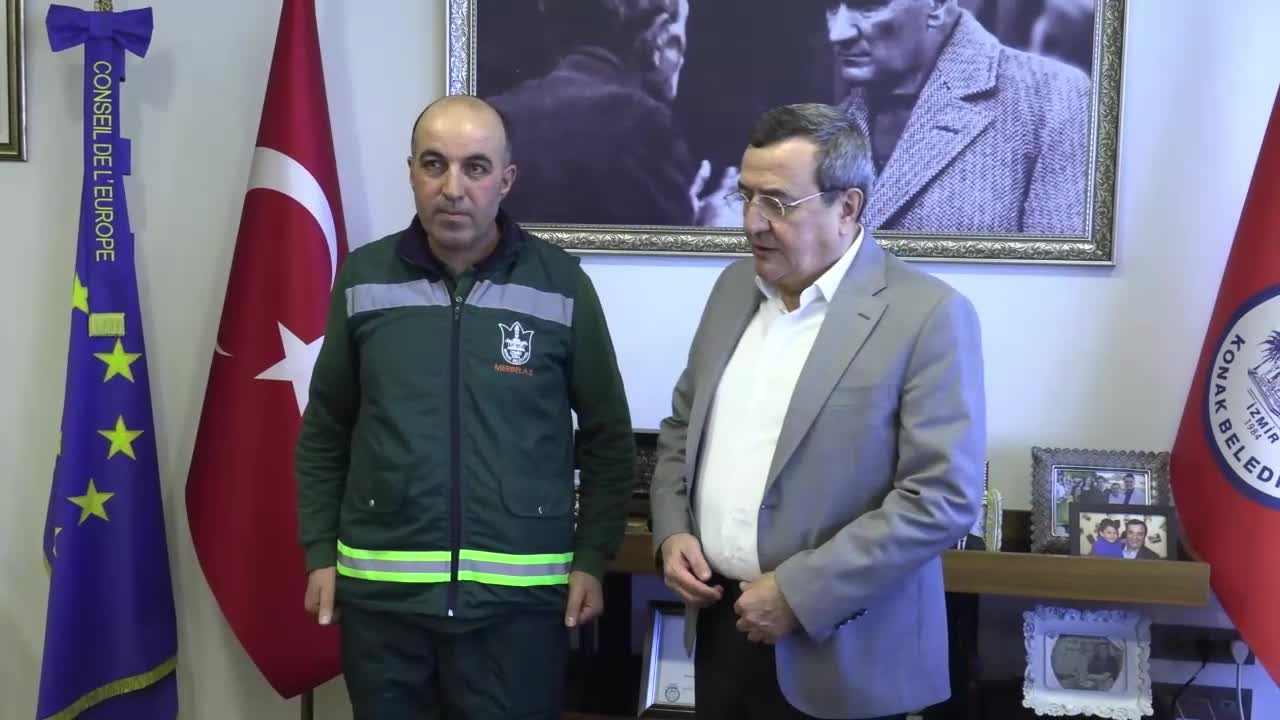 KONAK BELEDİYESİ'NİN ÖRNEK PERSONELİNE BAŞKAN BATUR’DAN TEŞEKKÜR
