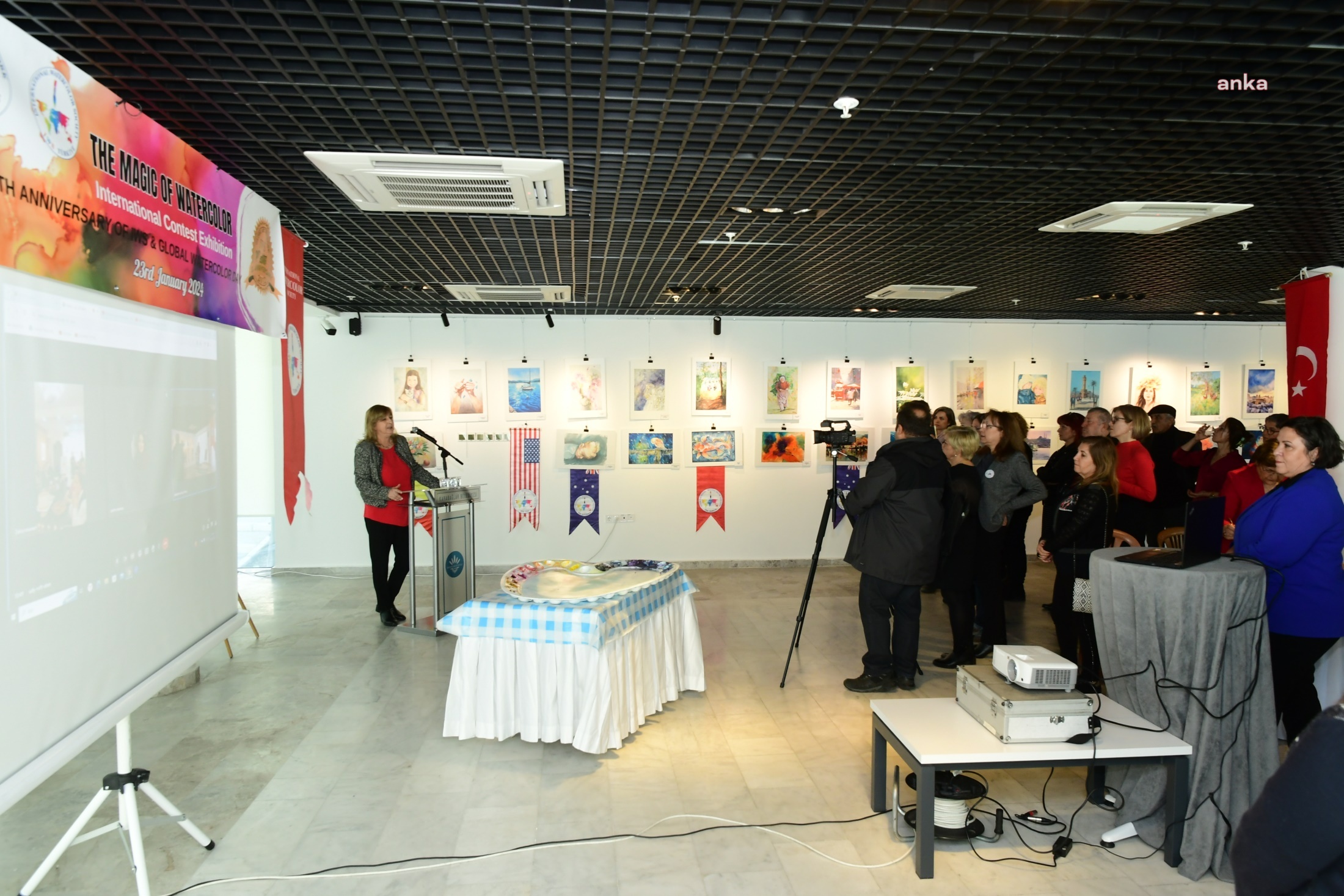 'SULU BOYANIN BÜYÜSÜ' SERGİSİ YILDIZ KENTER KÜLTÜR SANAT MERKEZİ'NDE TÖRENLE AÇILDI
