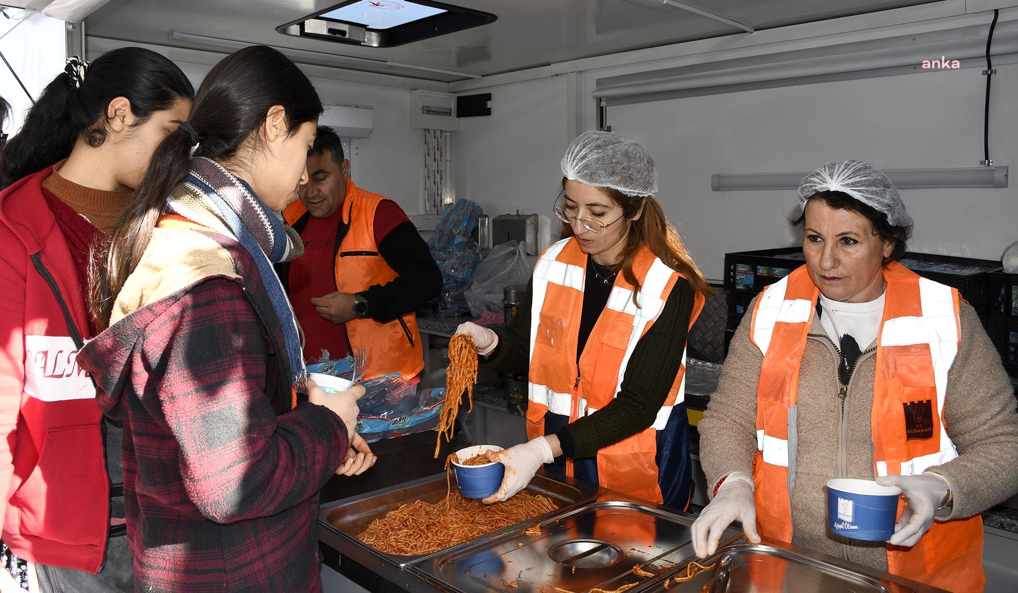 KUŞADASI BELEDİYESİ’NDEN LEZZETLİ İKRAMLAR