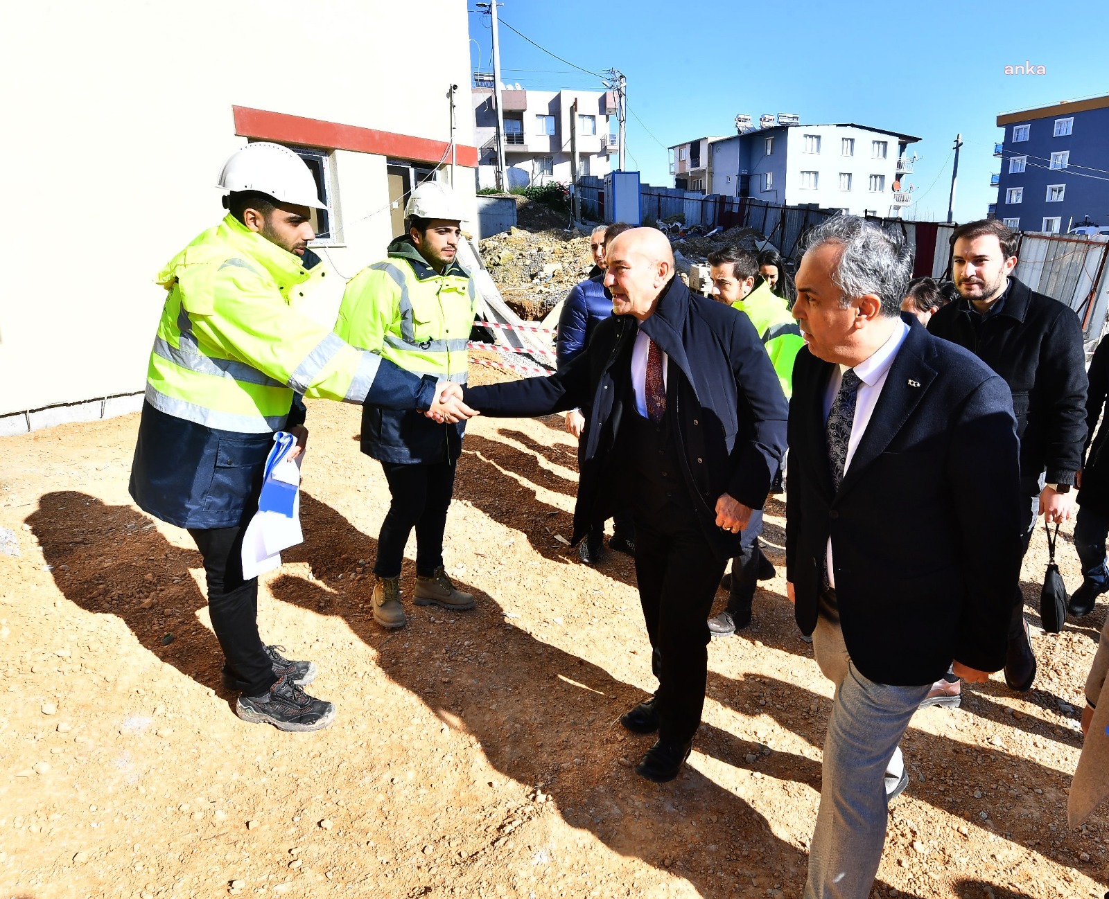 UZUNDERE KENTSEL DÖNÜŞÜM ALANI'NDAKİ BELEDİYE HİZMET BİNASINDA SONA GELİNİYOR