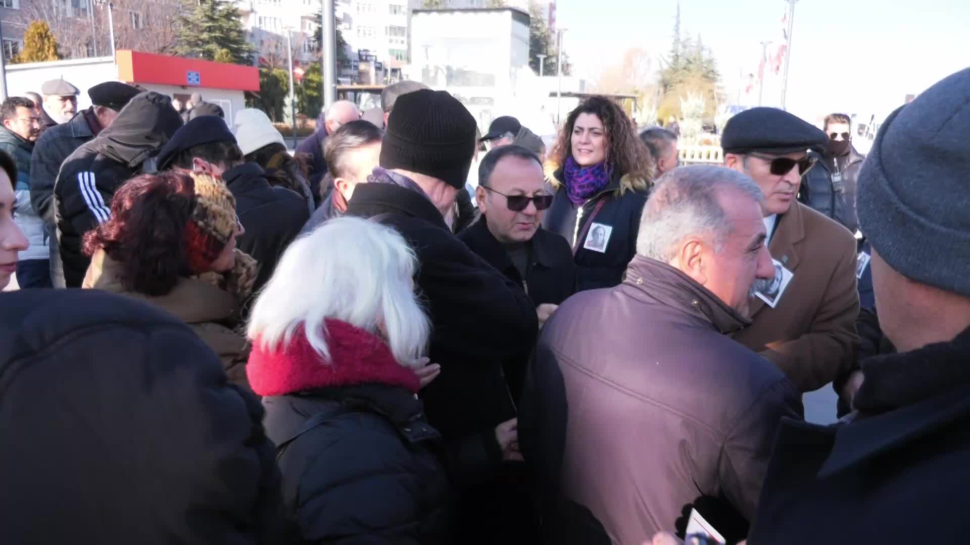 31 YIL ÖNCE KATLEDİLEN GAZETECİ UĞUR MUMCU, BATIKENT’TE ANILDI... MEHMET KARTAL: “UĞUR MUMCU GİBİ OLACAĞIZ VE ONUN SAVUNDUĞU TAM BAĞIMSIZLIK YOLUNDAN, MUSTAFA KEMAL’İN YOLUNDAN AYRILMAYACAĞIZ”