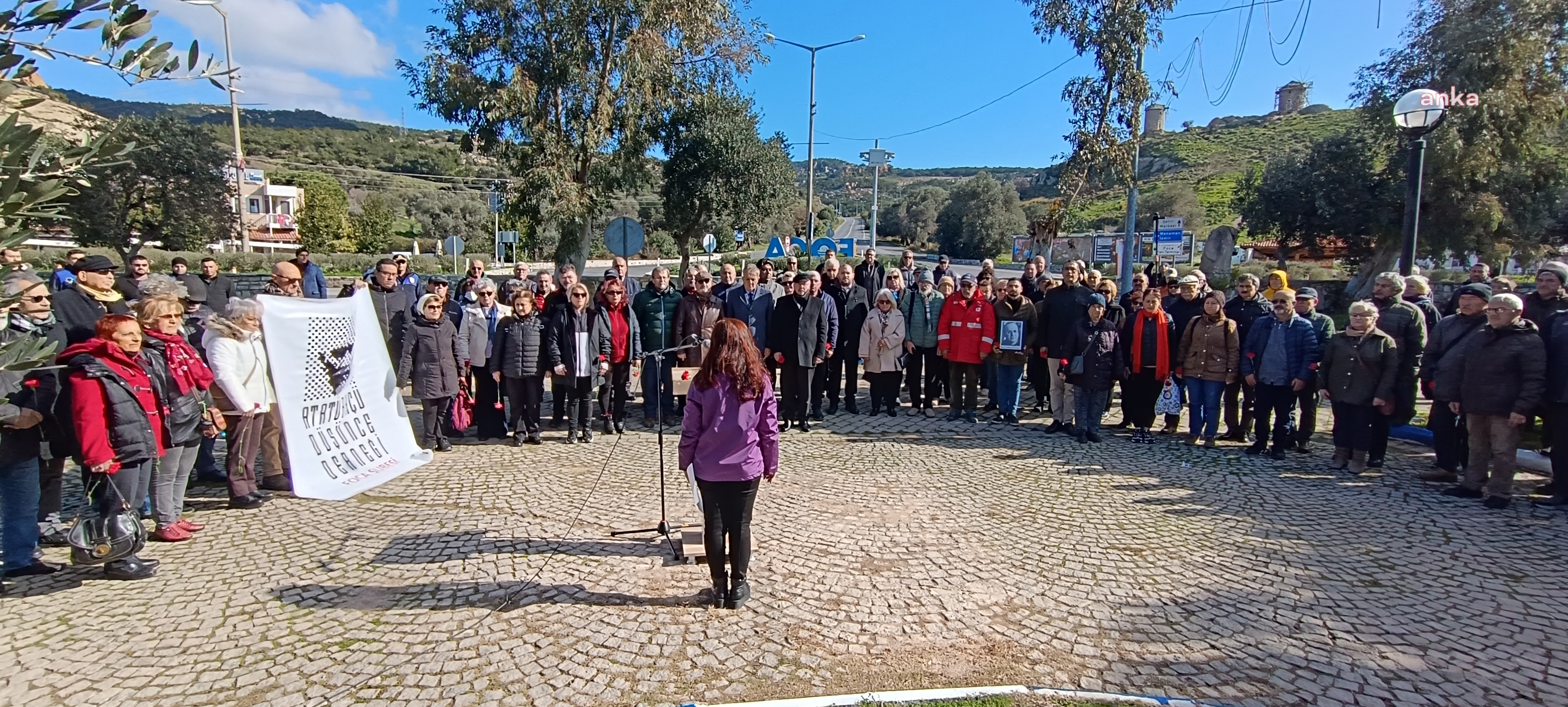 UĞUR MUMCU VE GAFFAR OKKAN FOÇA'DA ANILDI