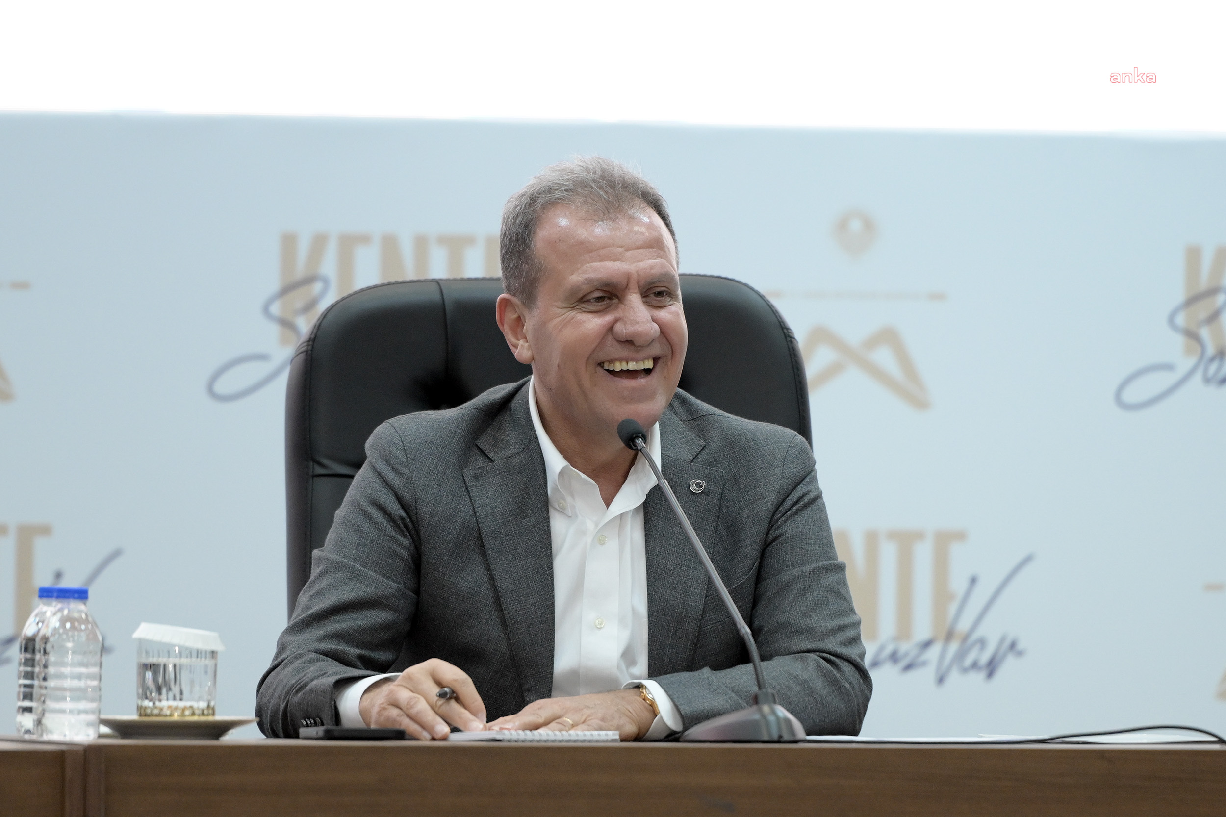 VAHAP SEÇER, ‘KENT KATILIMI BULUŞMALARI’ KAPSAMINDA YÖRE DERNEKLERİ İLE BİR ARAYA GELDİ