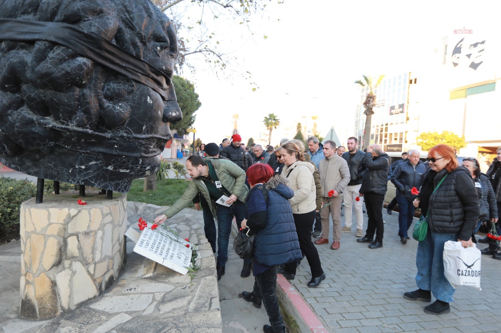 EFES SELÇUK’TA UĞUR MUMCU VE DEMOKRASİ ŞEHİTLERİ ANILDI