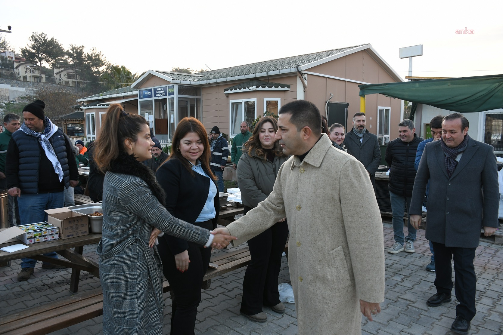 KUŞADASI BELEDİYE BAŞKANI GÜNEL, GÜNE EMEKÇİ PERSONELİYLE KAHVALTI YAPARAK BAŞLADI