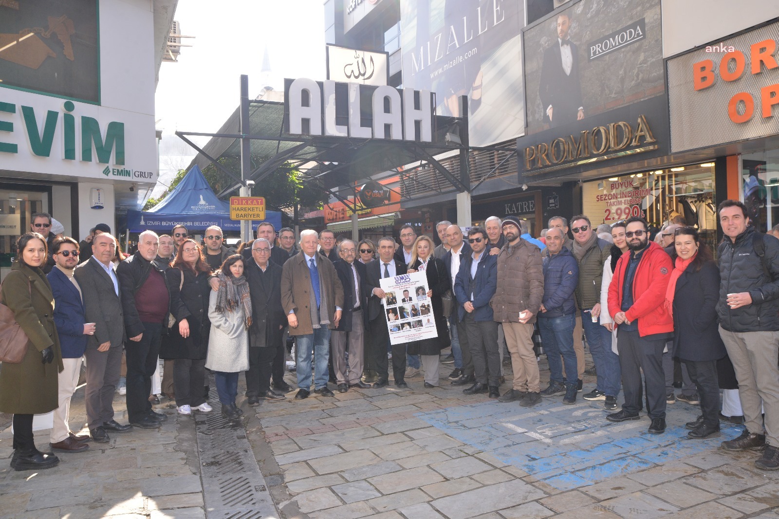 İZMİR'DE ‘BİR ÖMÜR EKONOMİ YAZANLAR’ ANILDI