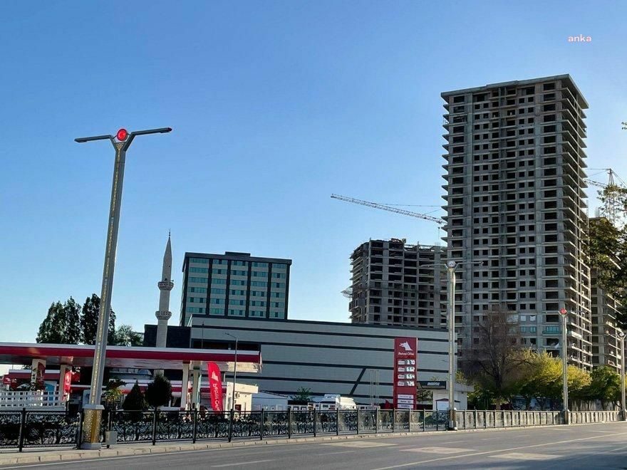DEPREM BÖLGESİ ELAZIĞ'DA 26 KATLI BİNA YAPAN ESKİ AKP YÖNETİCİSİ HATAY KIRIKHAN'DA TOKİ'NİN 329 MİLYON 500 BİN LİRALIK KONUT İHALESİNİ KAZANDI