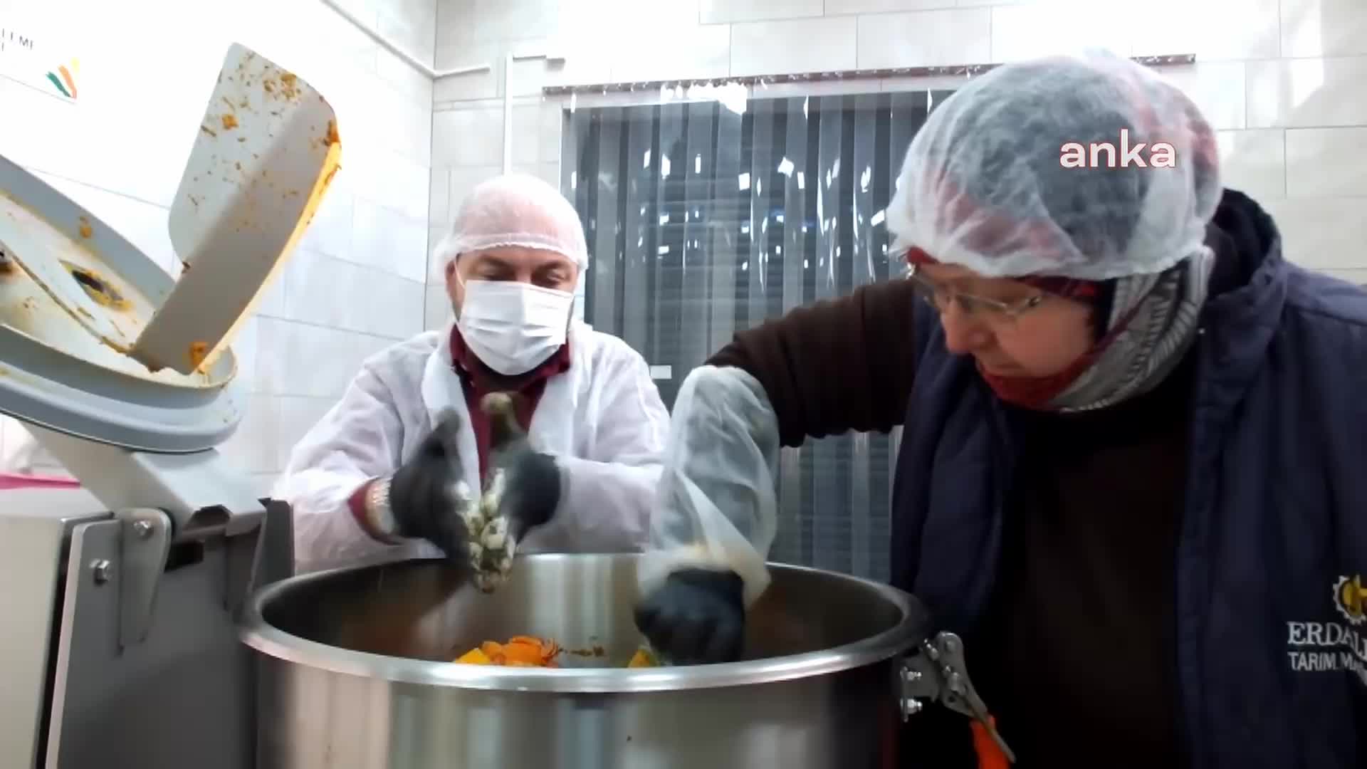 BURHANİYELİ İŞLETMECİ, ÇÖLYAK VE DİYABET HASTALARI İÇİN GOFRET ÜRETTİ