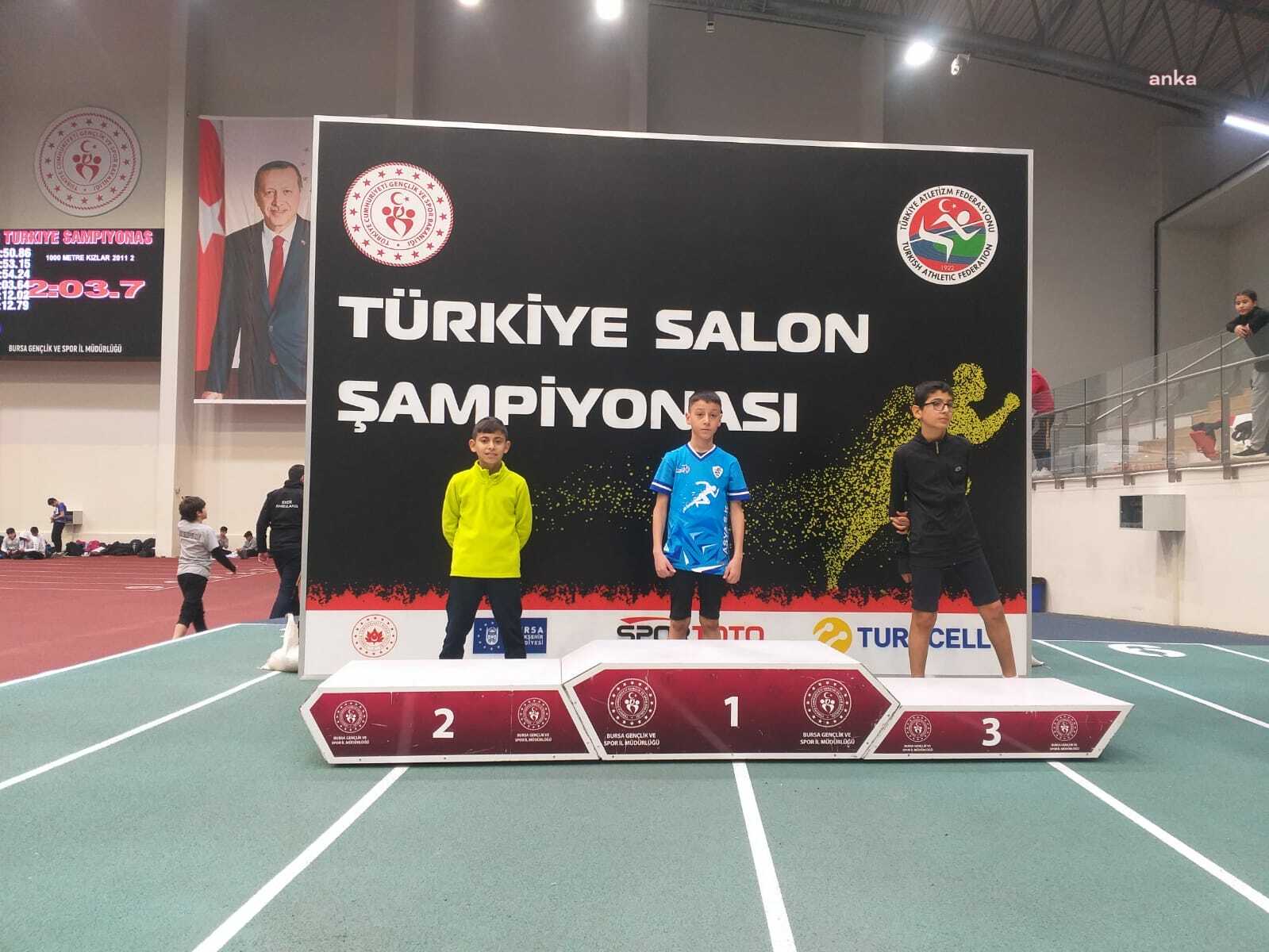 GEMLİK ATLETİZMDE BAŞARIYA KOŞUYOR