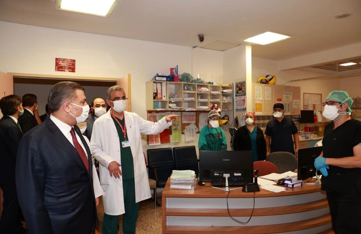 BAKAN KOCA, SALDIRIYA MARUZ KALAN SAĞLIKÇILARI ZİYARET ETTİ: KONUNUN TAKİBİNDE KARARLIYIZ