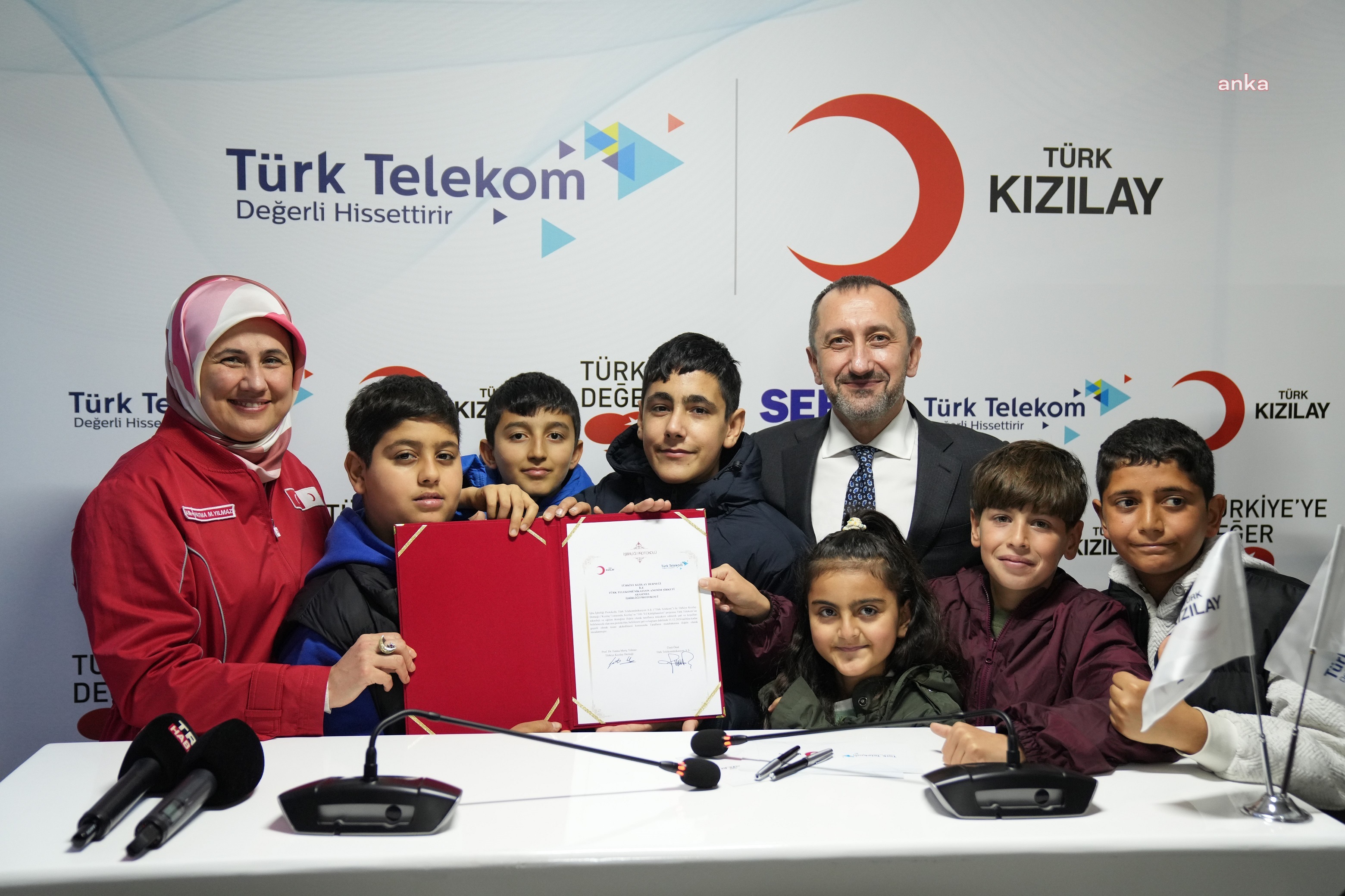 TÜRK TELEKOM VE KIZILAY’DAN DEPREM BÖLGESİNDEKİ ÖĞRENCİLERE EĞİTİM VE TEKNOLOJİ DESTEĞİ