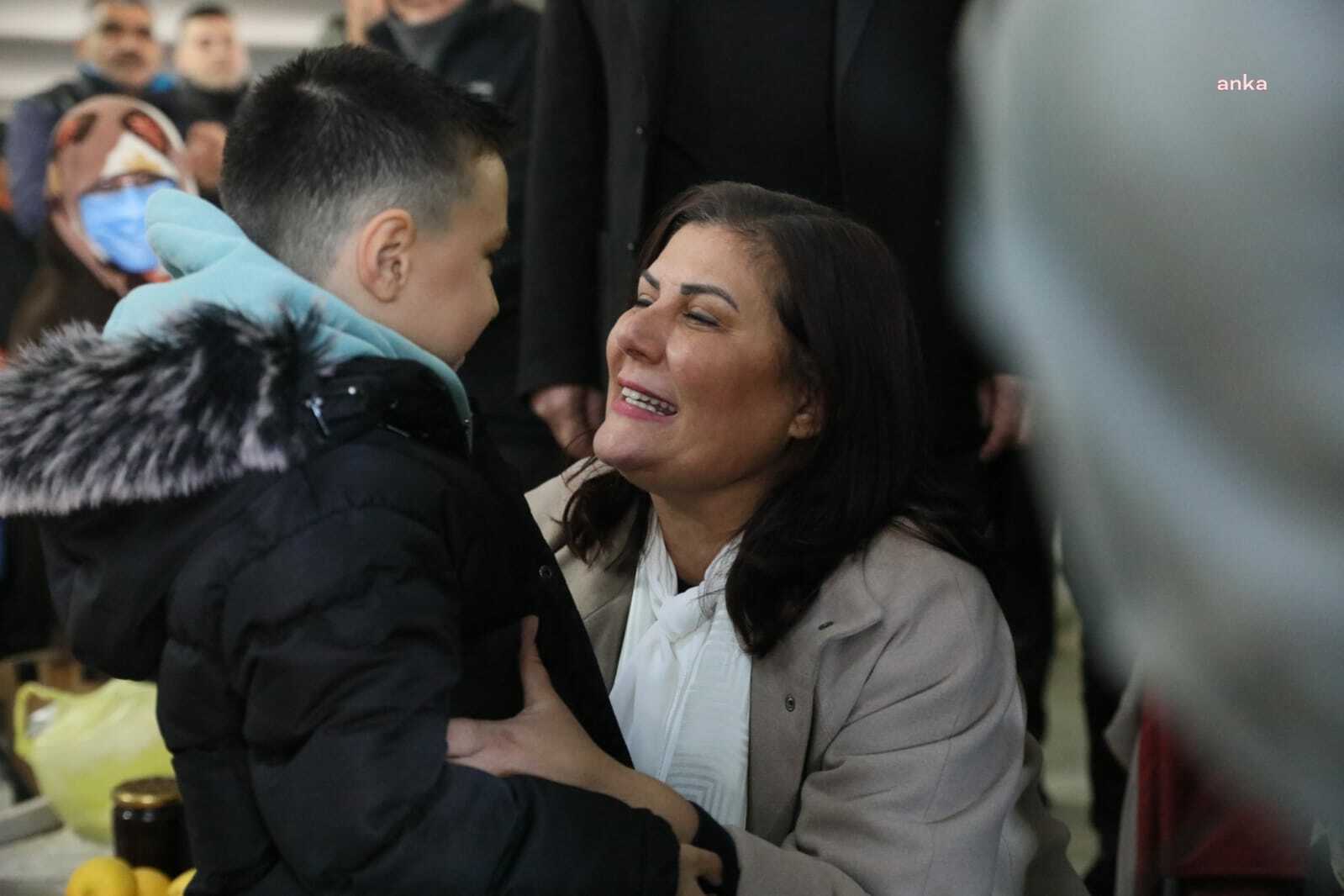 ÖZLEM ÇERÇİOĞLU, YENİPAZAR'DA PAZAR ESNAFI VE VATANDAŞLARLA BULUŞTU
