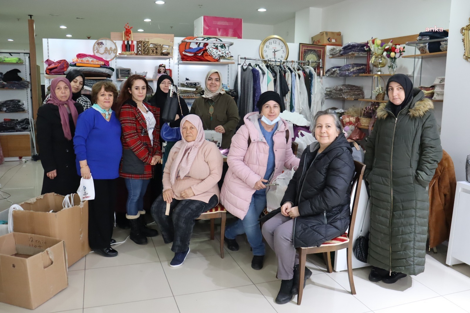İZMİT ÇINAR KADIN KOOPERATİFİ KADINLARA EVDE İŞ İMKÂNI SAĞLAMAYA DEVAM EDİYOR