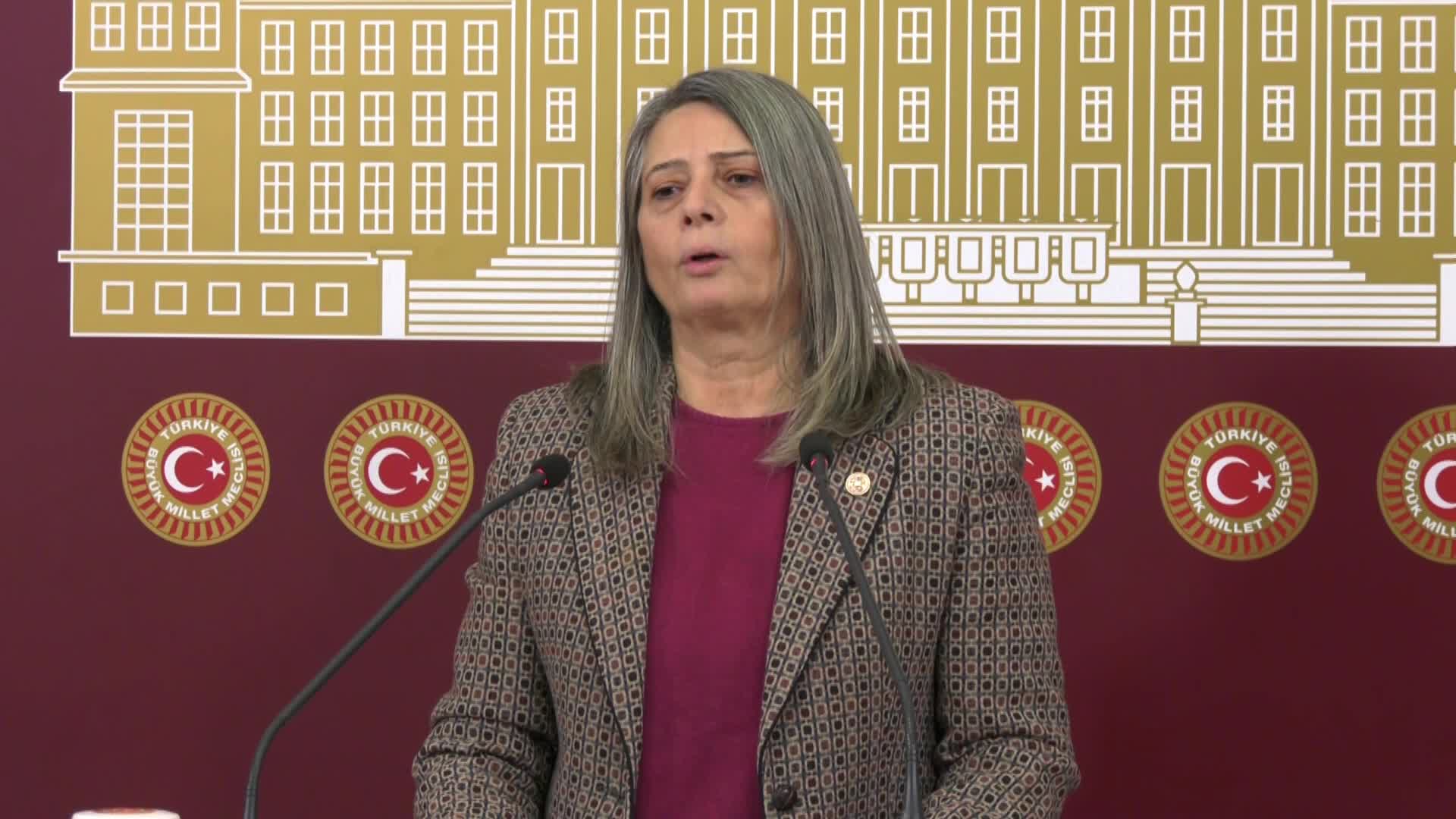TBMM GENEL KURULU’NDA CAN ATALAY KARARINI OKUYAN KATİBİN MİKROFONUNU KAPATAN SUİÇMEZ: ONLAR OKUTULDU DİYOR AMA OKUTULMA ÖYLE OLMAZ