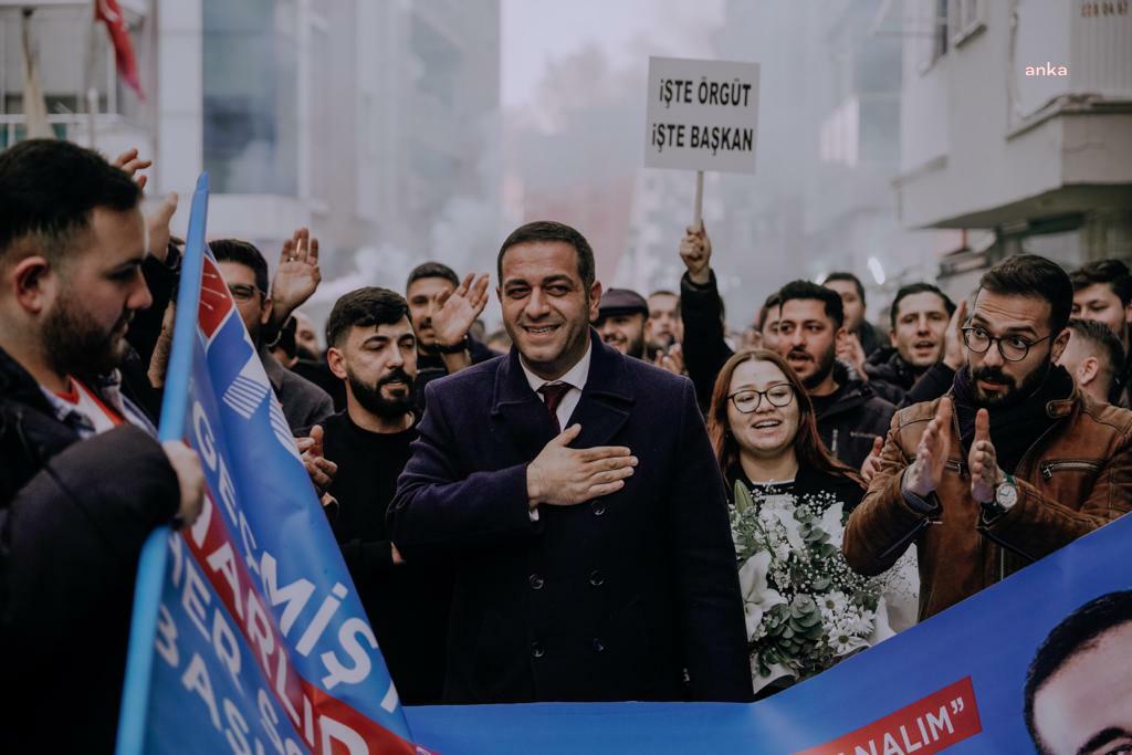 NARLIDERELİLER, CHP’NİN BELEDİYE BAŞKANI ADAYINI COŞKUYLA KARŞILADI