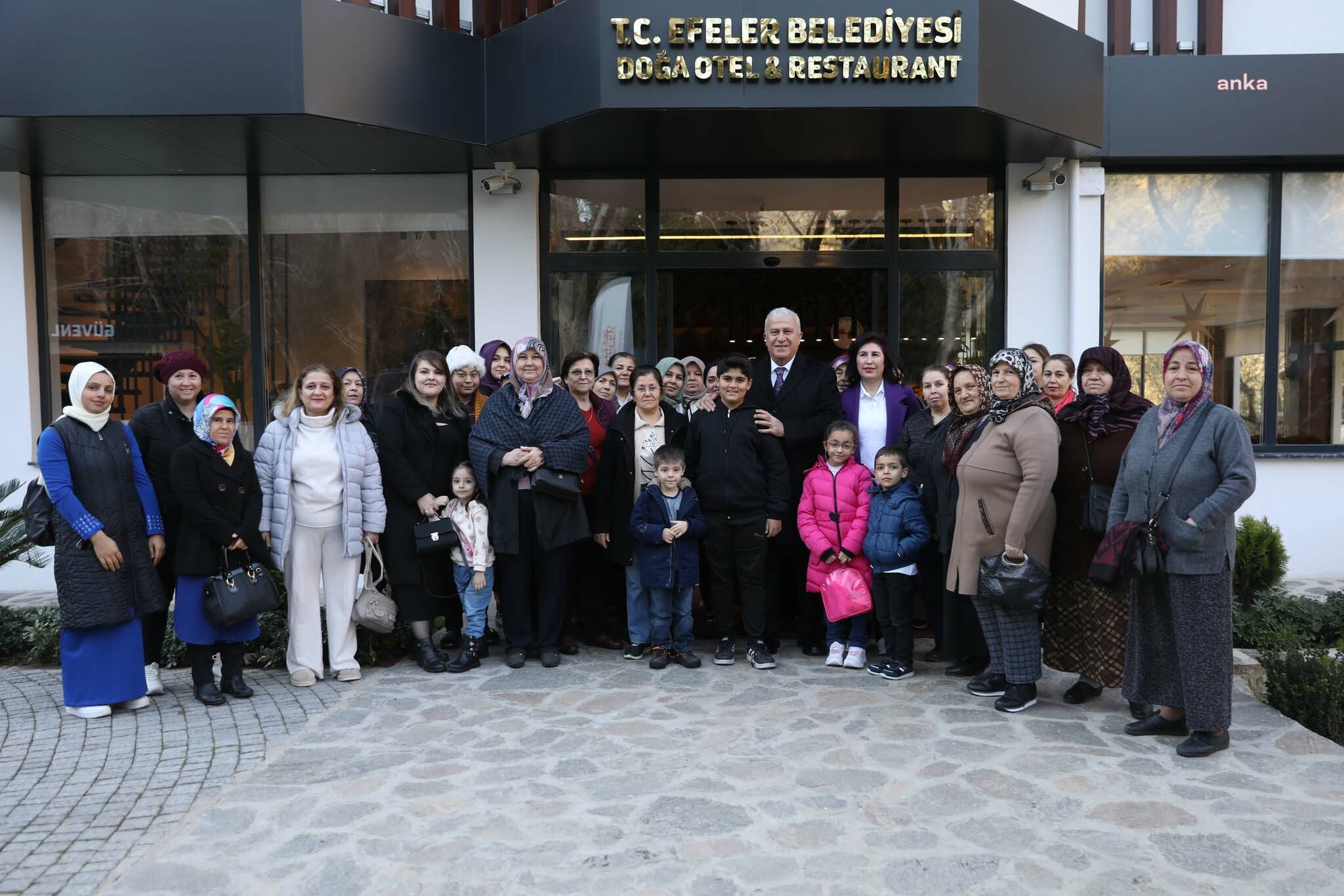 EFELER BELEDİYE BAŞKANI ATAY, EFELERLİ KADINLARLA KAHVALTIDA BULUŞTU