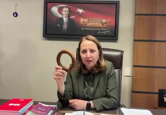SEMRA DİNÇER, ANKARA SİMİTÇİLER ODASI'NI ZİYARET ETTİ: "DÜN ÇAY-SİMİT HESABI YAPANLAR BUGÜN HESAP ŞAŞINCA BASKI VE TEHDİTLE SİMİT FİYATLARINI DÜŞÜRMEYE ÇALIŞIYORLAR”