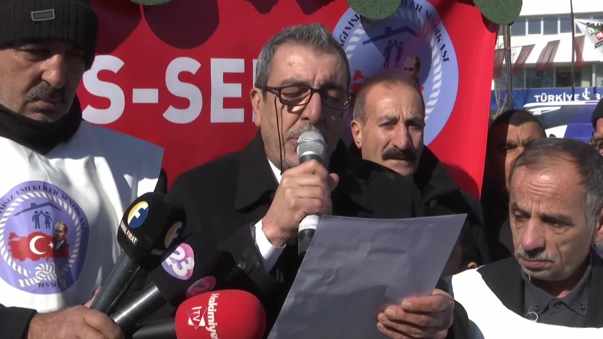 BAĞIMSIZ EMEKLİLER SENDİKASI ELAZIĞ ŞUBESİ'NDEN MAAŞ PROTESTOSU: "EMEKLİYİ SADAKAYA MUHTAÇ ETTİNİZ"