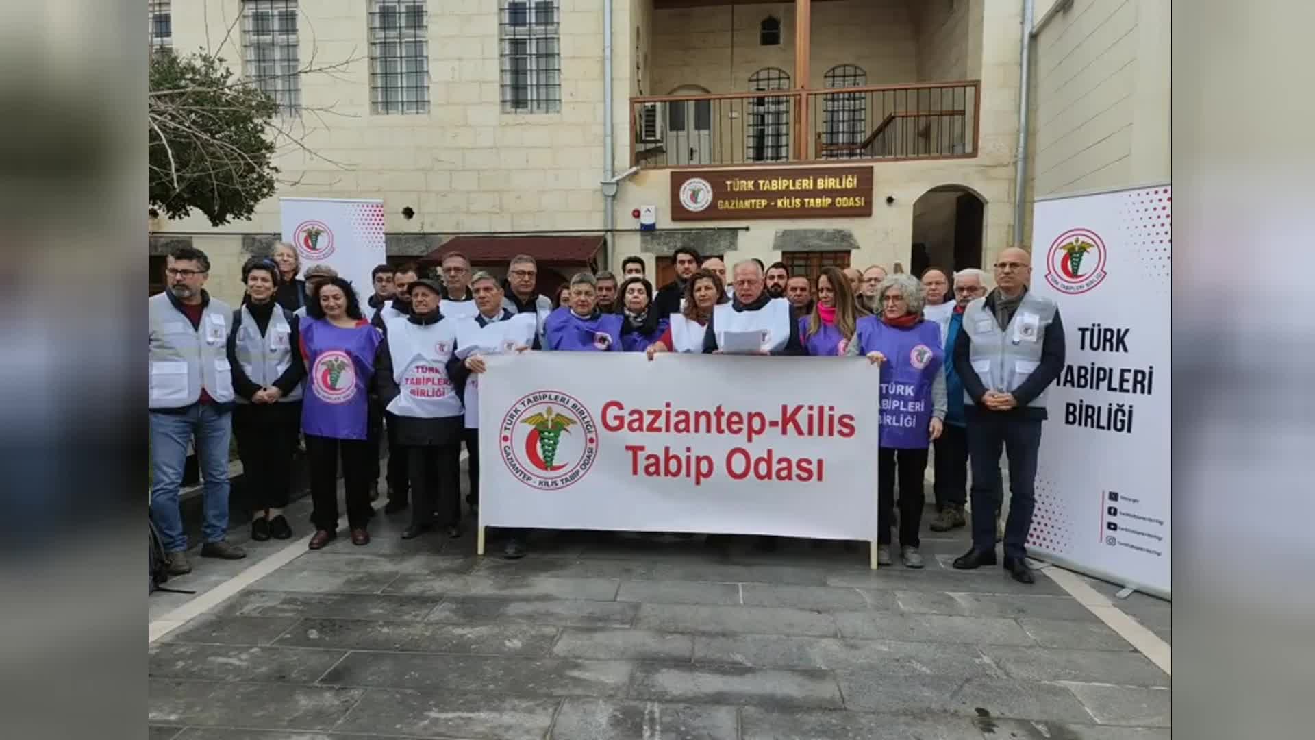 TTB DEPREMİN BİRİNCİ YILINDA GAZİANTEP'TE... ŞEBNEM KORUR FİNCANCI: “ BESLENME YOK, BARINMA YOK, AYNI ZAMANDA DA RANT ZEHİRLENMEYE SÜRÜKLÜYOR İNSANLARIMIZI”