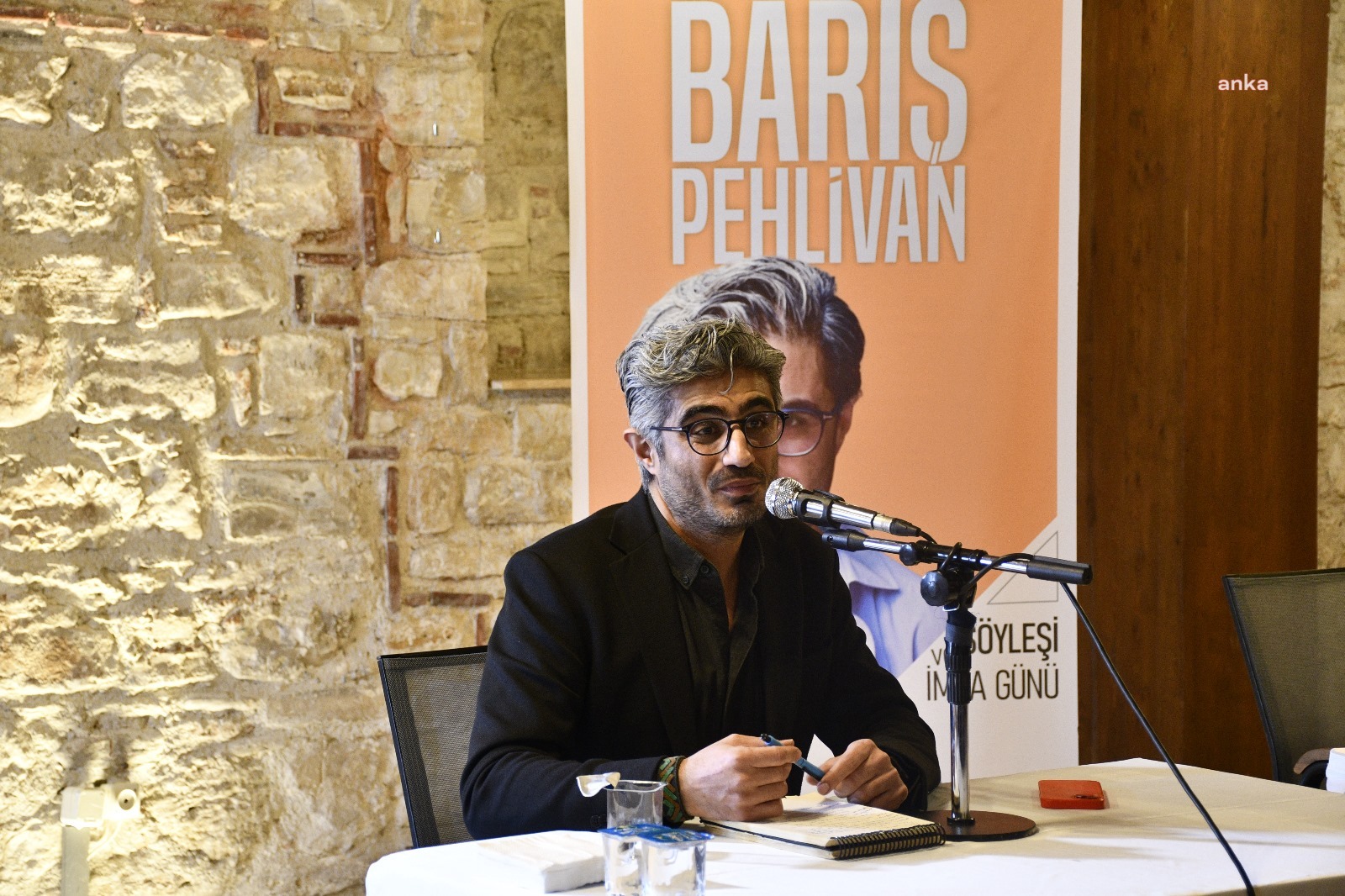 BARIŞ PEHLİVAN, KUŞADASI’NDA OKURLARIYLA BULUŞTU
