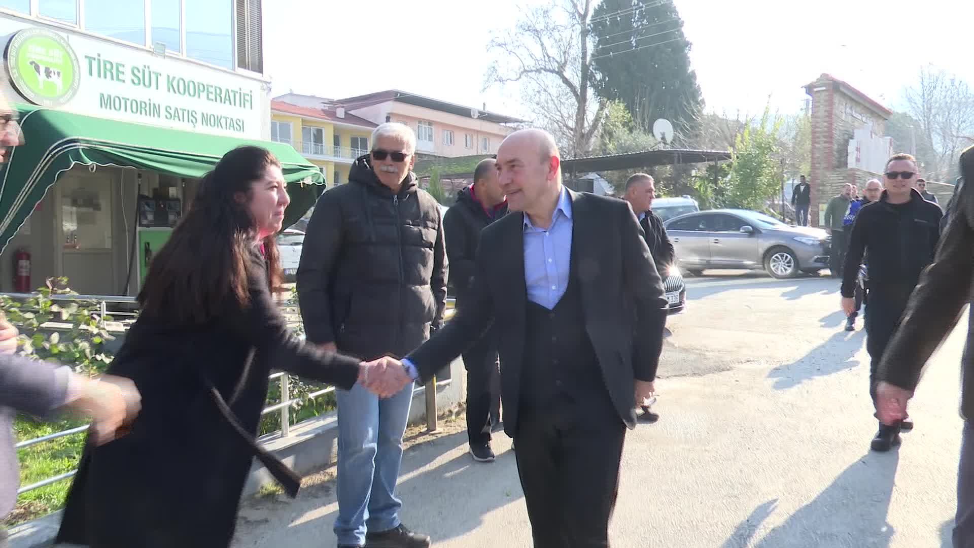 TUNÇ SOYER'DEN İZMİRLİLERE TEŞEKKÜR TURU