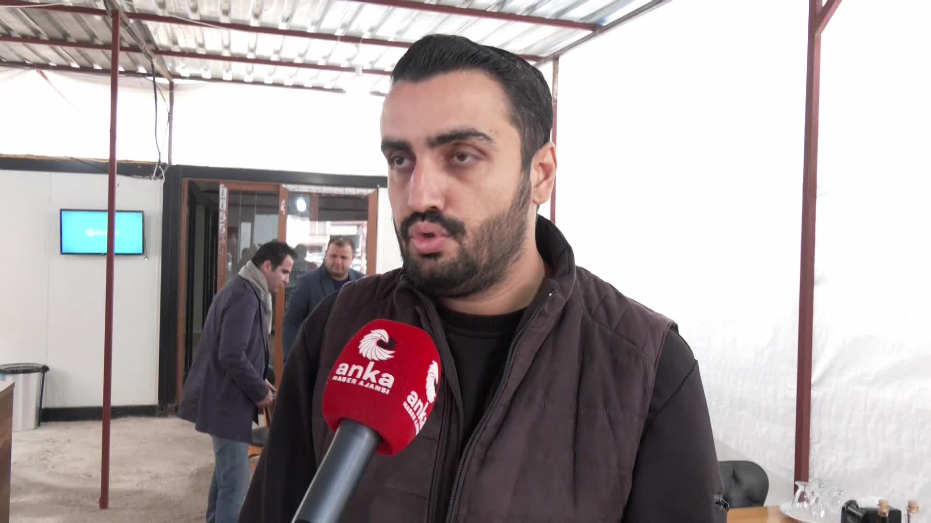 ANKA HABER AJANSI, DEPREM BÖLGESİNDE... 6 ŞUBAT DEPREMLERİNİN 1. YILINDA OSMANİYE: “ESNAF DEMEYELİM BİZ ENKAZIZ. AYAĞA KALKMAYA ÇALIŞIYORUZ”