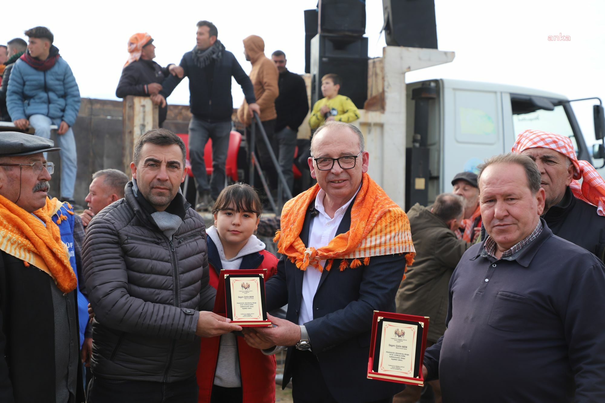 TURGUTLU’DA DEVE GÜREŞİ HEYECANI