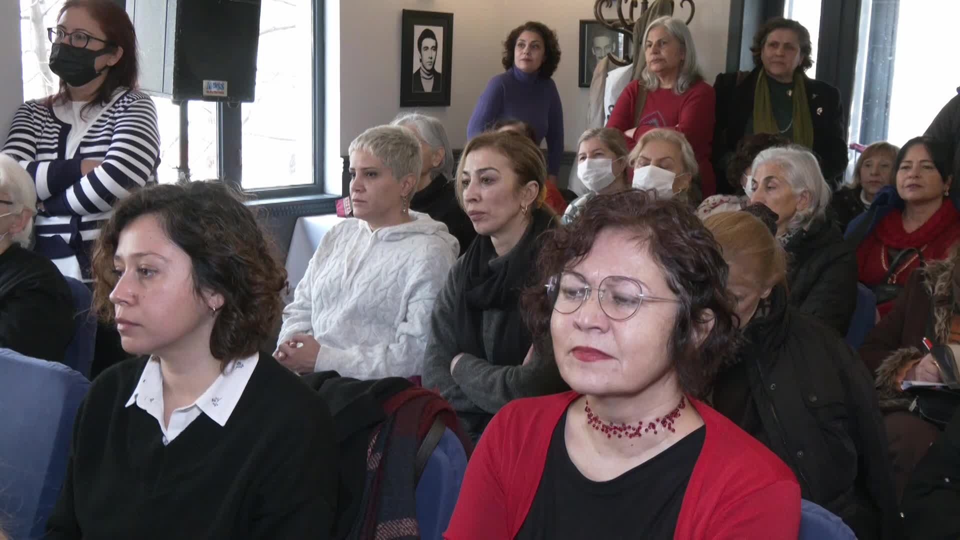 EŞİK PLATFORMU: “AİLE HUKUKUNDA VE MEDENİ YASA’DA YAPMAYI PLANLADIKLARI DEĞİŞİKLİKLER LAİK HUKUKU DİNİLEŞTİRMEK ÜZERE OLACAK. BİZ HUKUKUN DİNİLEŞMESİNE ASLA İZİN VERMEYECEĞİZ”