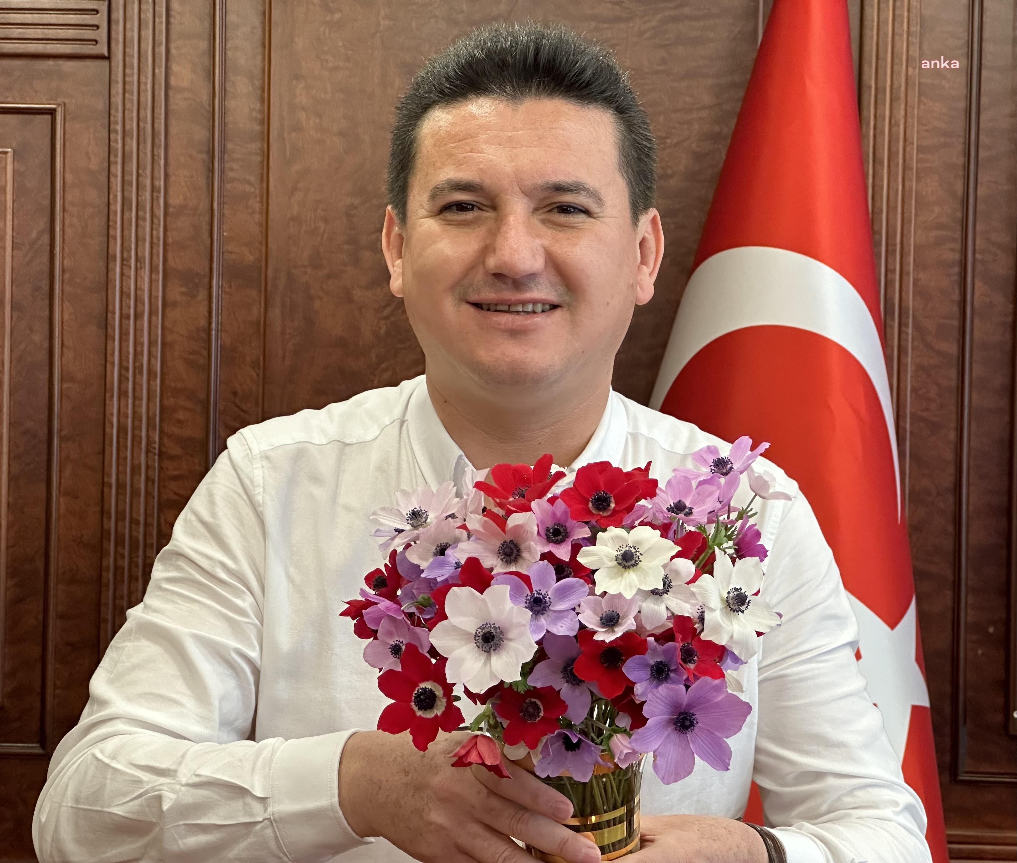 KUMLUCA’NIN DAĞLARINDA YILIN İLK LALELERİ AÇTI