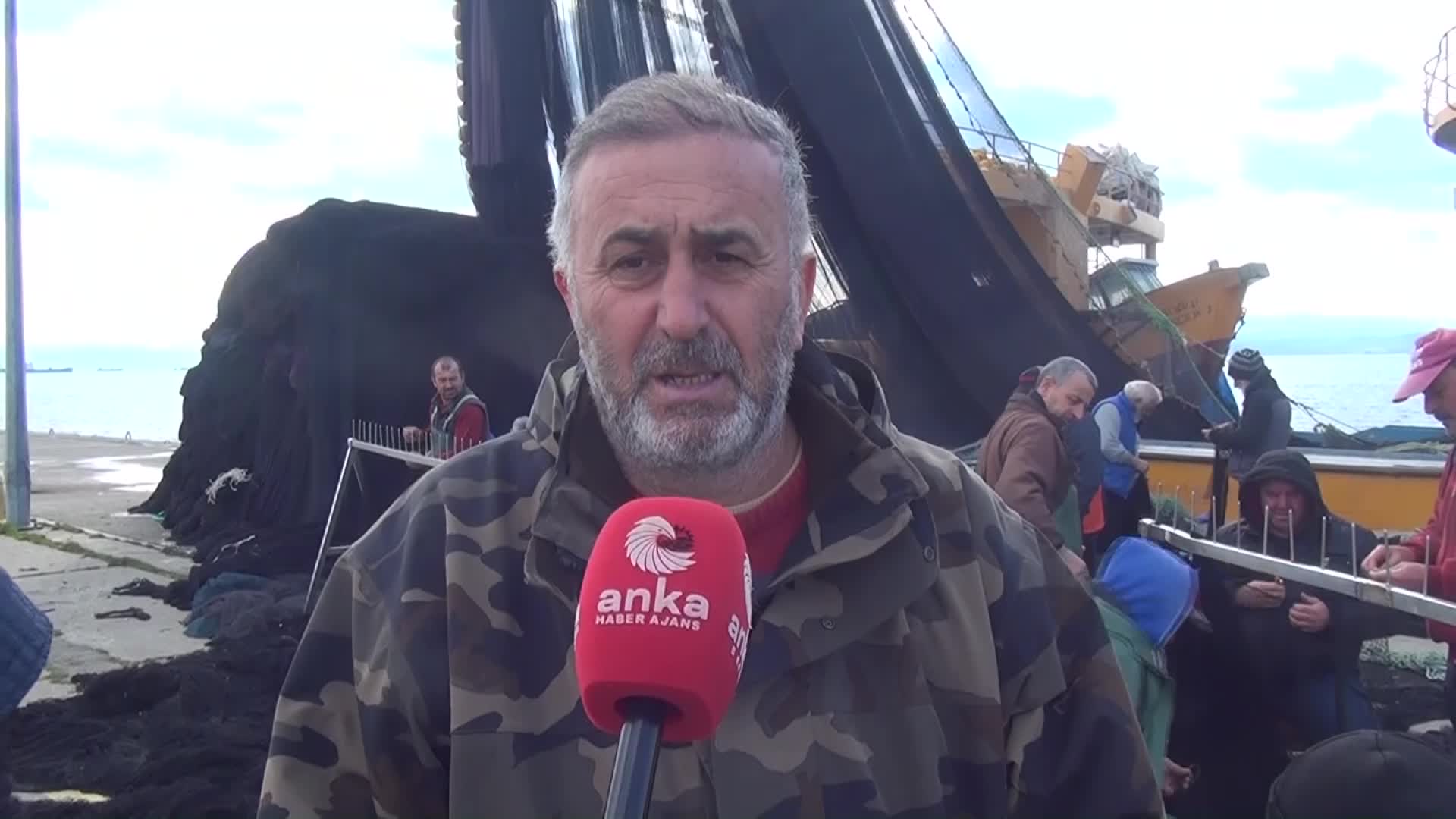 SİNOPLU BALIKÇILAR ARTAN MALİYETLERDEN YAKINDI: “GEÇİM SIKINTIMIZ ÇOK FAZLA. AKARYAKITTAN DOLAYI CANIMIZ ÇOK YANIYOR”