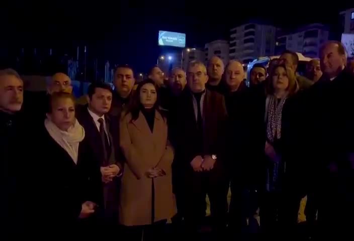 GÖKHAN GÜNAYDIN, 6 ŞUBAT DEPREMLERİNİN YILDÖNÜMÜNDE GAZİANTEP’TE: RESMİ YALANLARIN GEÇERLİLİĞİ YOK. YIKILAN BAĞIMSIZ BÖLÜMLERİN ANCAK YÜZDE ÜÇÜ TESLİM EDİLEBİLMİŞ DURUMDA