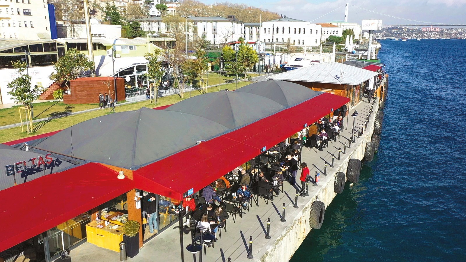 BELTAŞ KİTAP KAFE, BOĞAZ MANZARASI EŞLİĞİNDE ZİYARETÇİLERİNİ AĞIRLAMAYA DEVAM EDİYOR