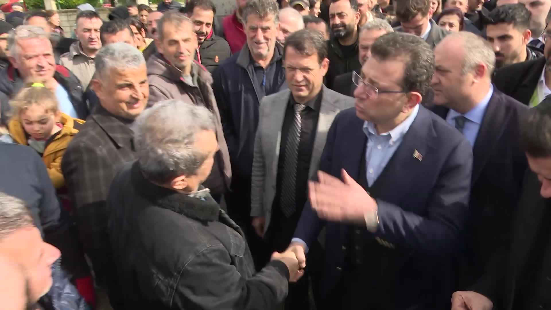 SAMANDAĞ’DA TÜRBE ZİYARETİNDE KONUŞAN İMAMOĞLU: "OY VERMEYEN VATANDAŞA HİZMET ETMEK İSTEMEYEN  İSTANBUL'DA DA SAMANDAĞ'DA DA HATAY’DA DA İKTİDAR OLMAYACAK"