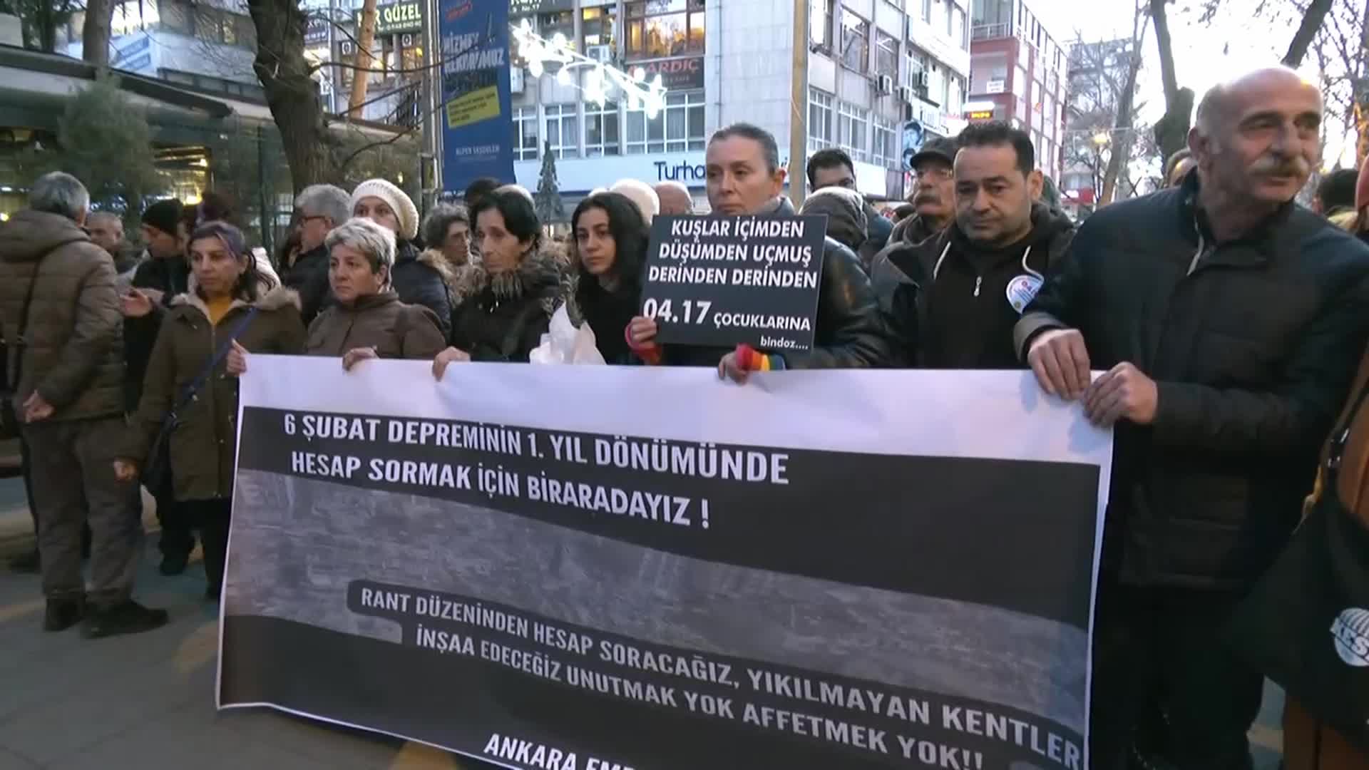 6 ŞUBAT DEPREMLERİNDE YAŞAMINI YİTİRENLER ANKARA’DA ANILDI