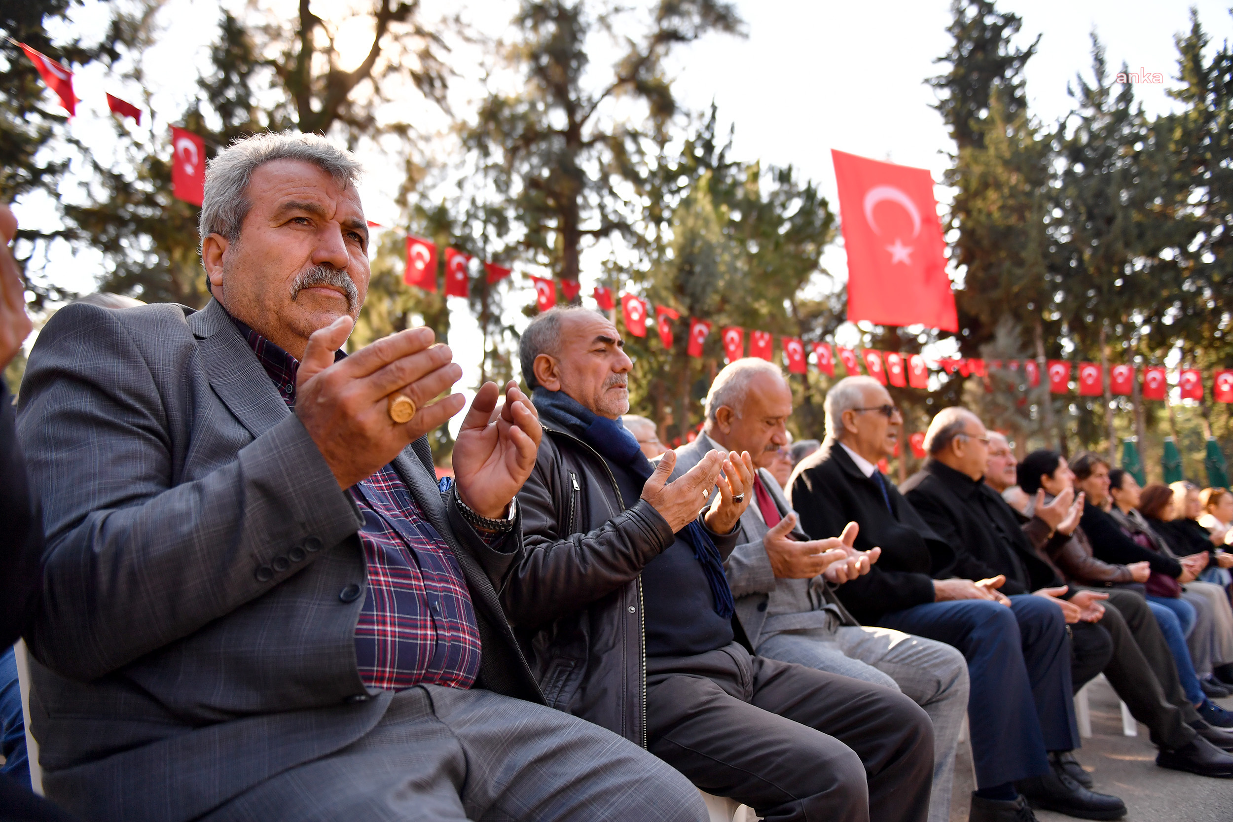 6 ŞUBAT DEPREMLERİNDE HAYATINI KAYBEDEN VATANDAŞLAR, MERSİN'DE DUALARLA ANILDI