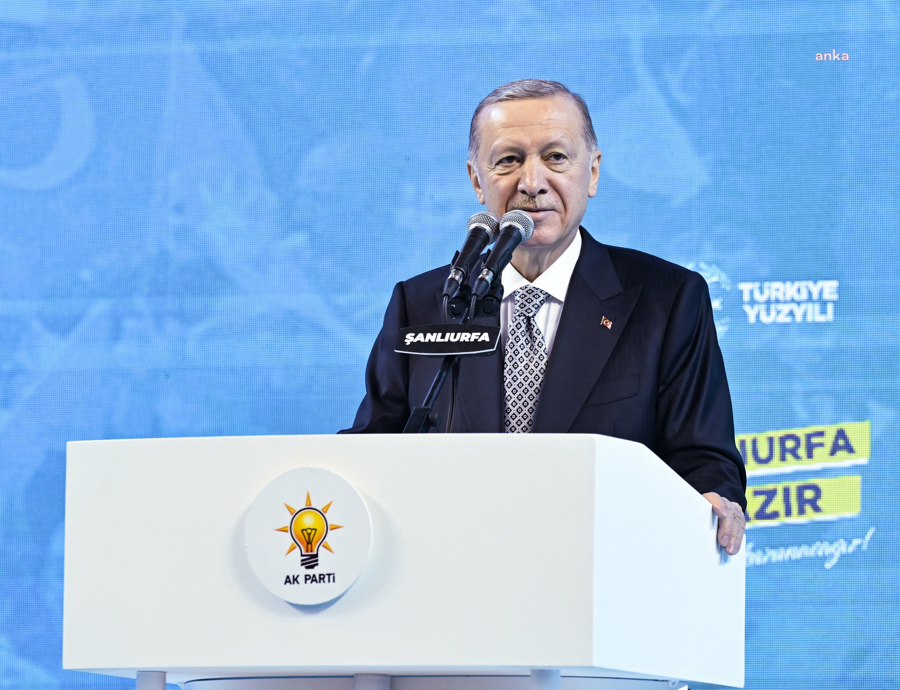 ERZİNCAN İLİÇ'TEKİ MADEN OCAĞINDA ÇALIŞAN İŞÇİLER ANKA'YA KONUŞTU: "301 MADENCİ ÖLDÜ DE NE OLDU? BENİM GİBİ KONUŞUYOR DİYE ADAM TEKME YEDİ, BELKİ BEN DE TEKME YİYECEĞİM"
