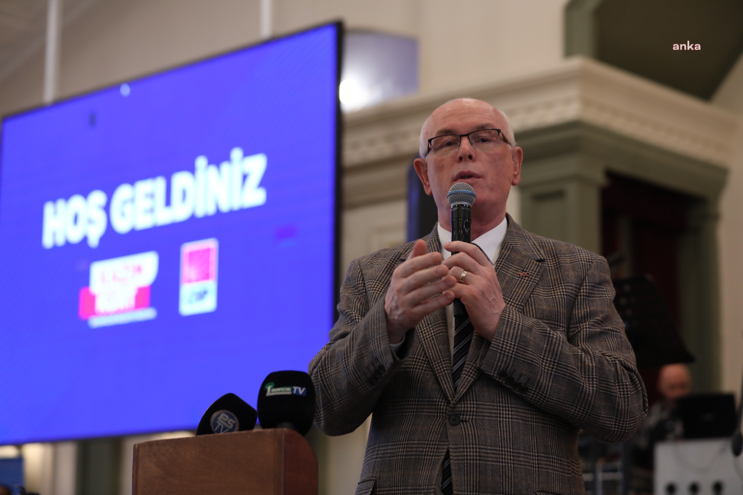 ODUNPAZARI BELEDİYE BAŞKANI KURT, İLÇELİ KADINLARLA BİR ARAYA GELDİ